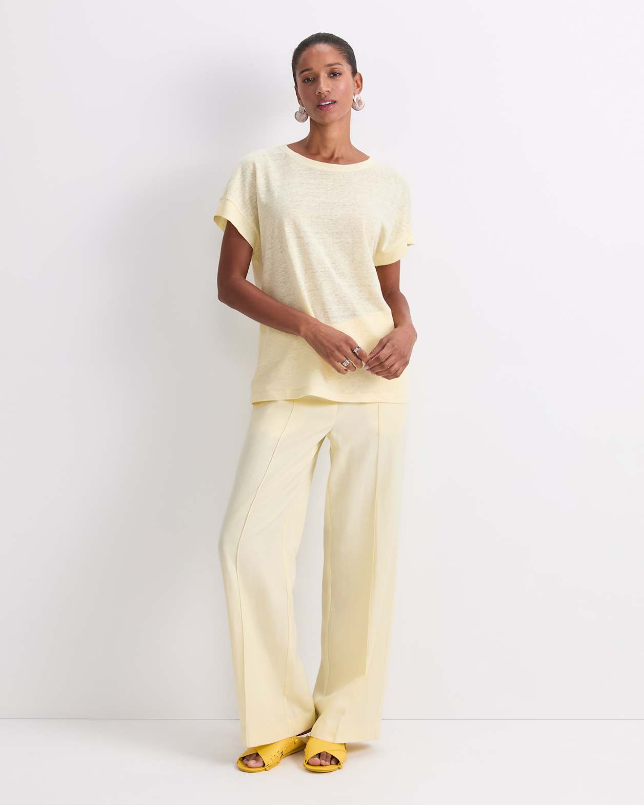 Tonia Crew Neck Linen Tee in LEMON
