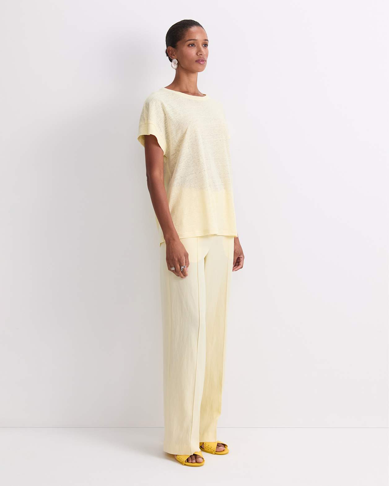 Tonia Crew Neck Linen Tee in LEMON