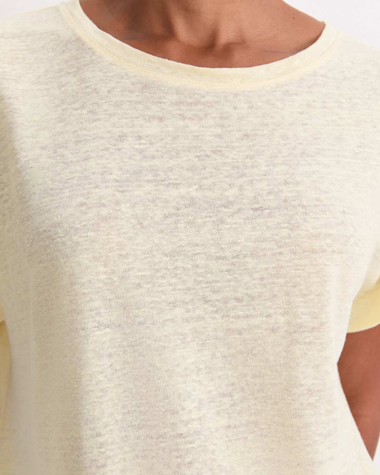 Tonia Crew Neck Linen Tee in LEMON