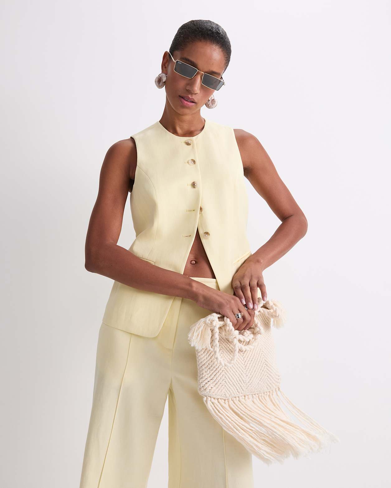 Valerie Vest in LEMON