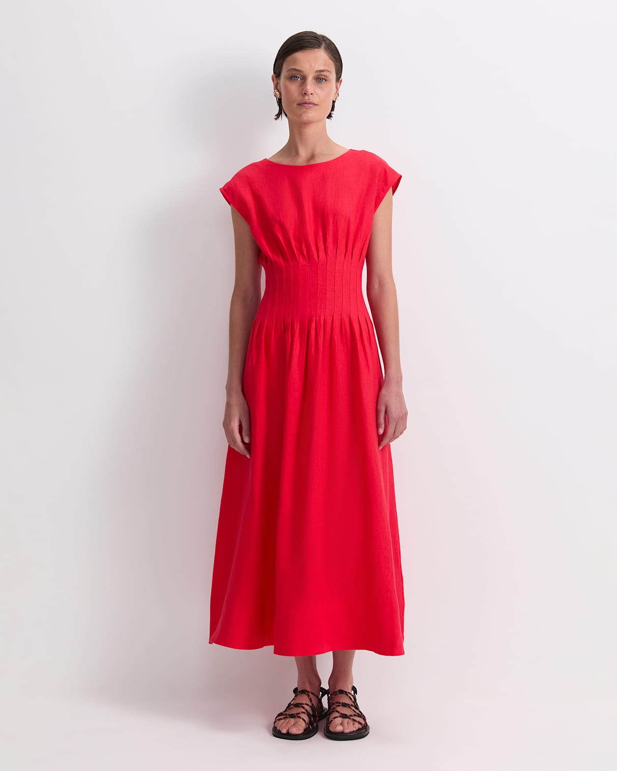 Ariana Pintuck Linen Dress in SCARLET