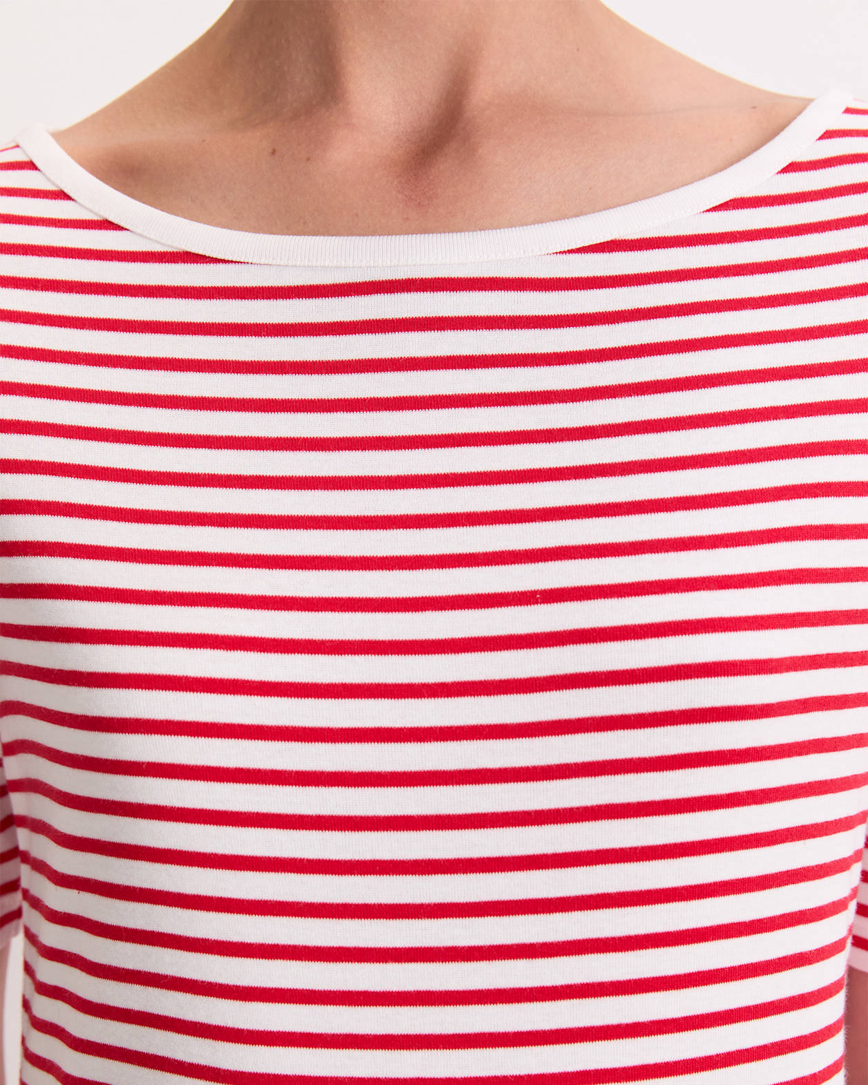 Heidi Boat Neck Half Sleeve Tee in WHITE/RED