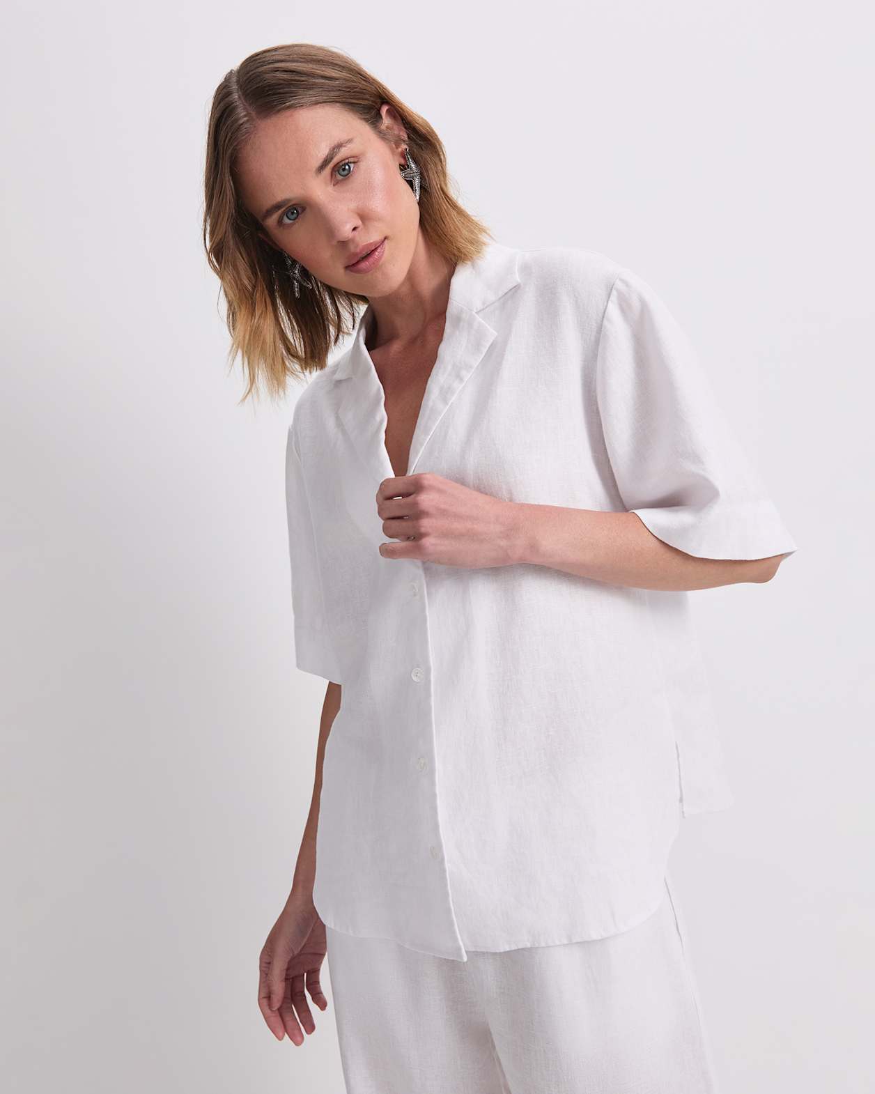 Ariana Linen Shirt in WHITE