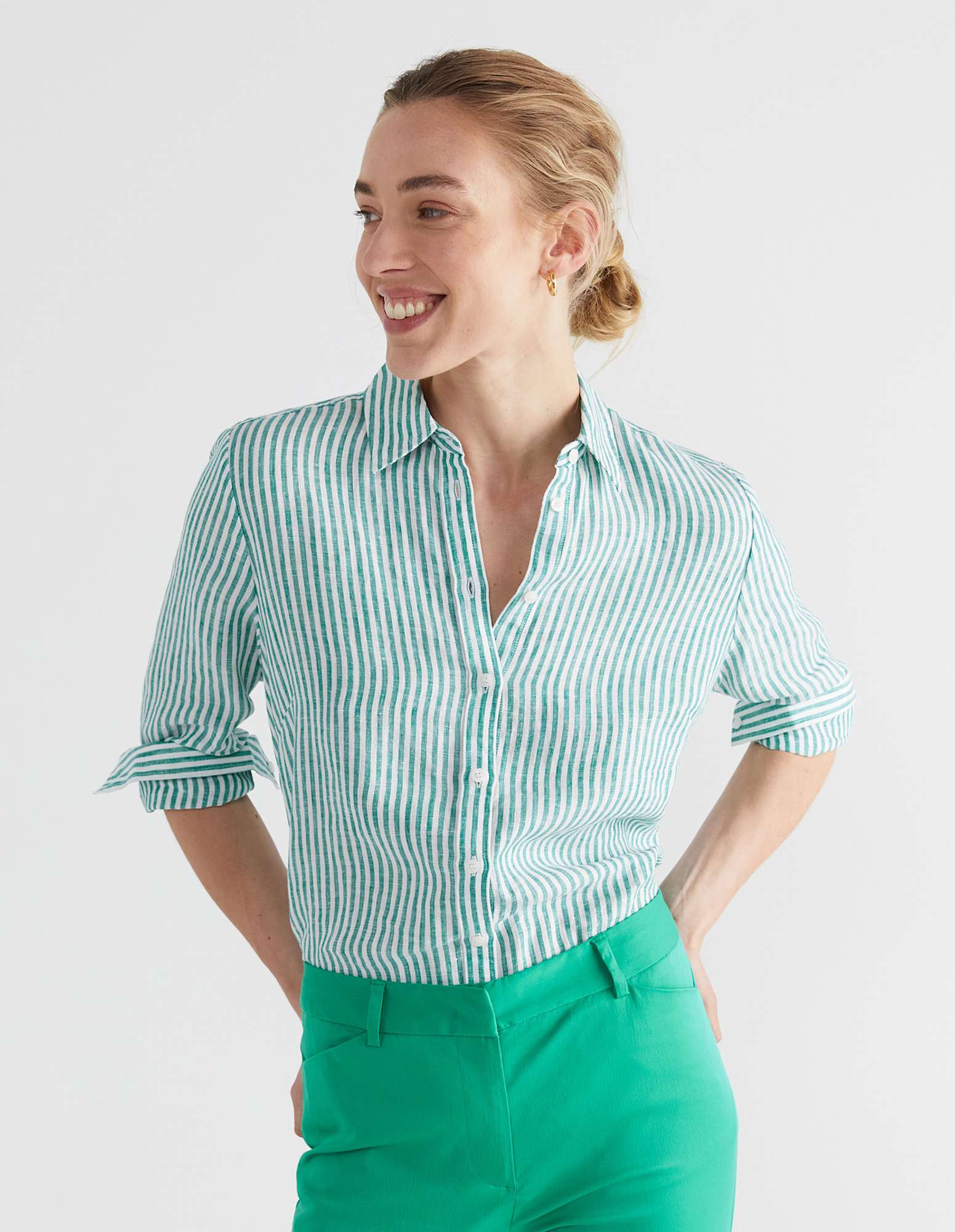 Evie Capri in EMERALD