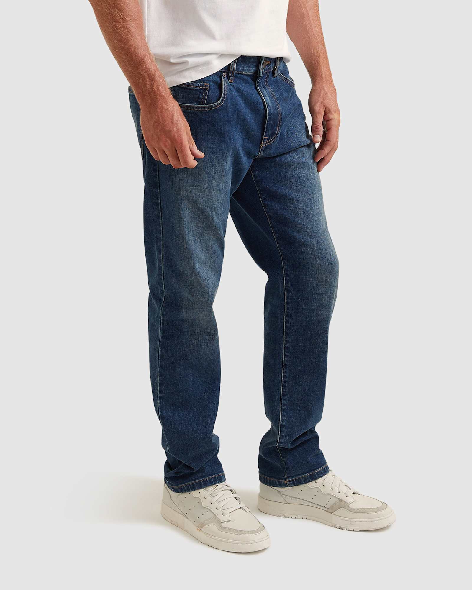 Grayson Straight Jean in VINTAGE WASH