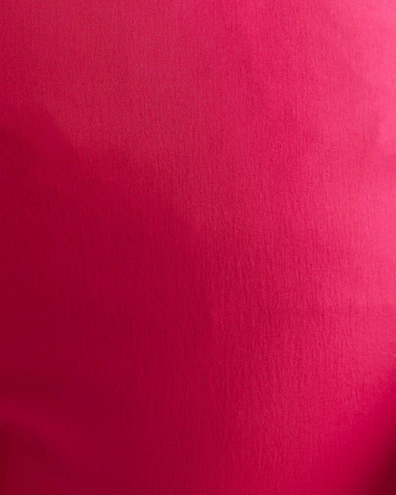 Evie Capri in MAGENTA