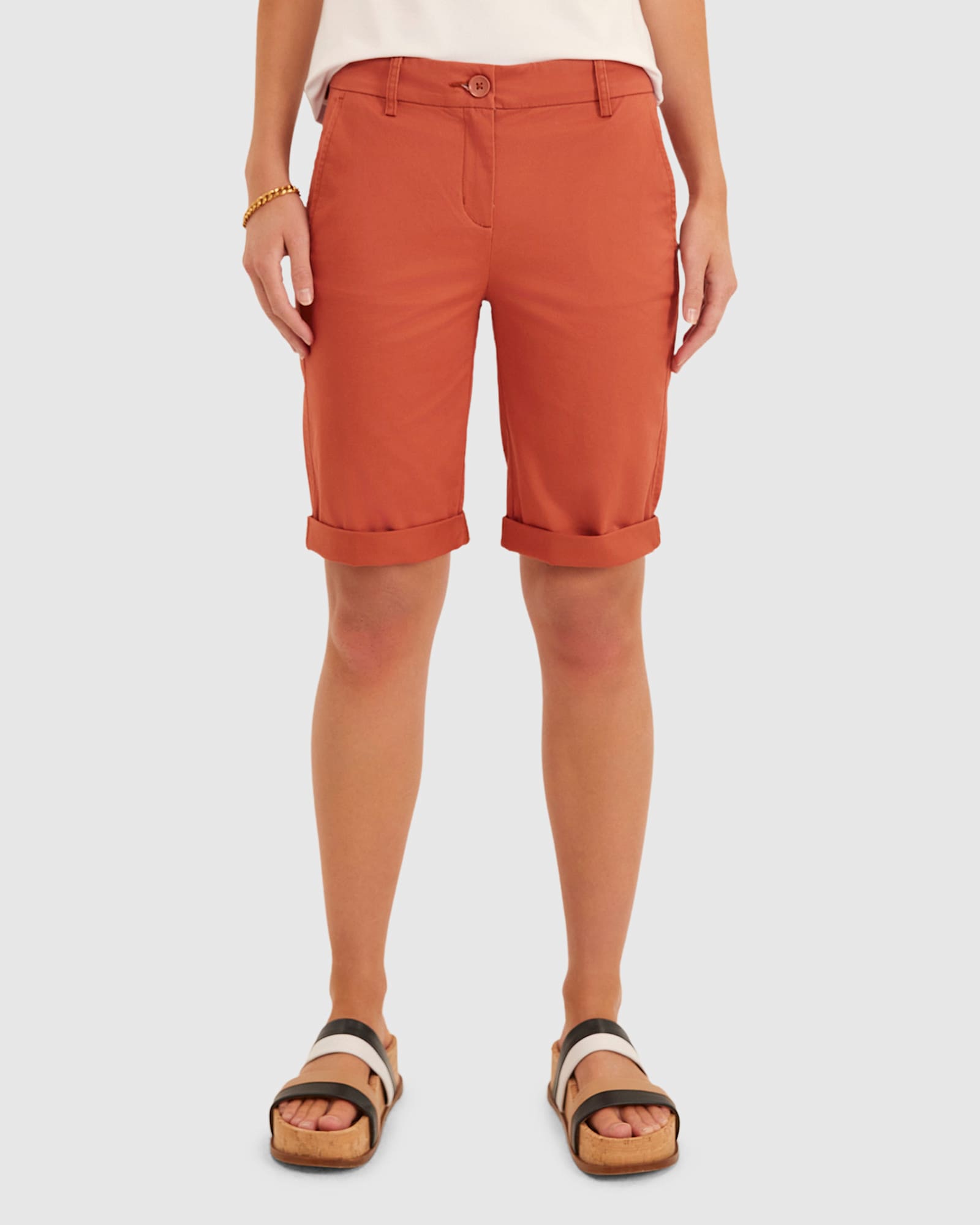 Laura Chino Short in SIENNA