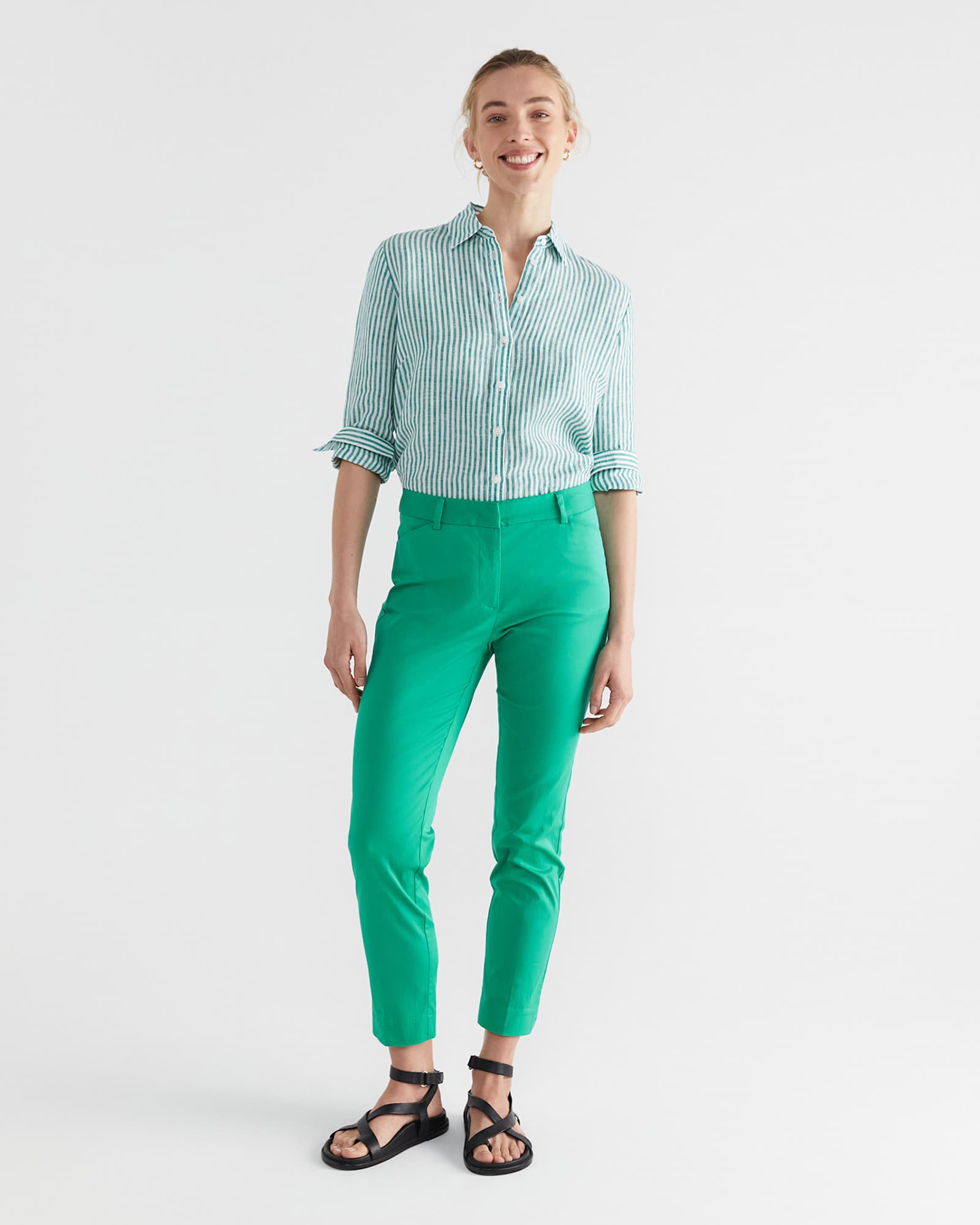 Evie Capri Pant in EMERALD