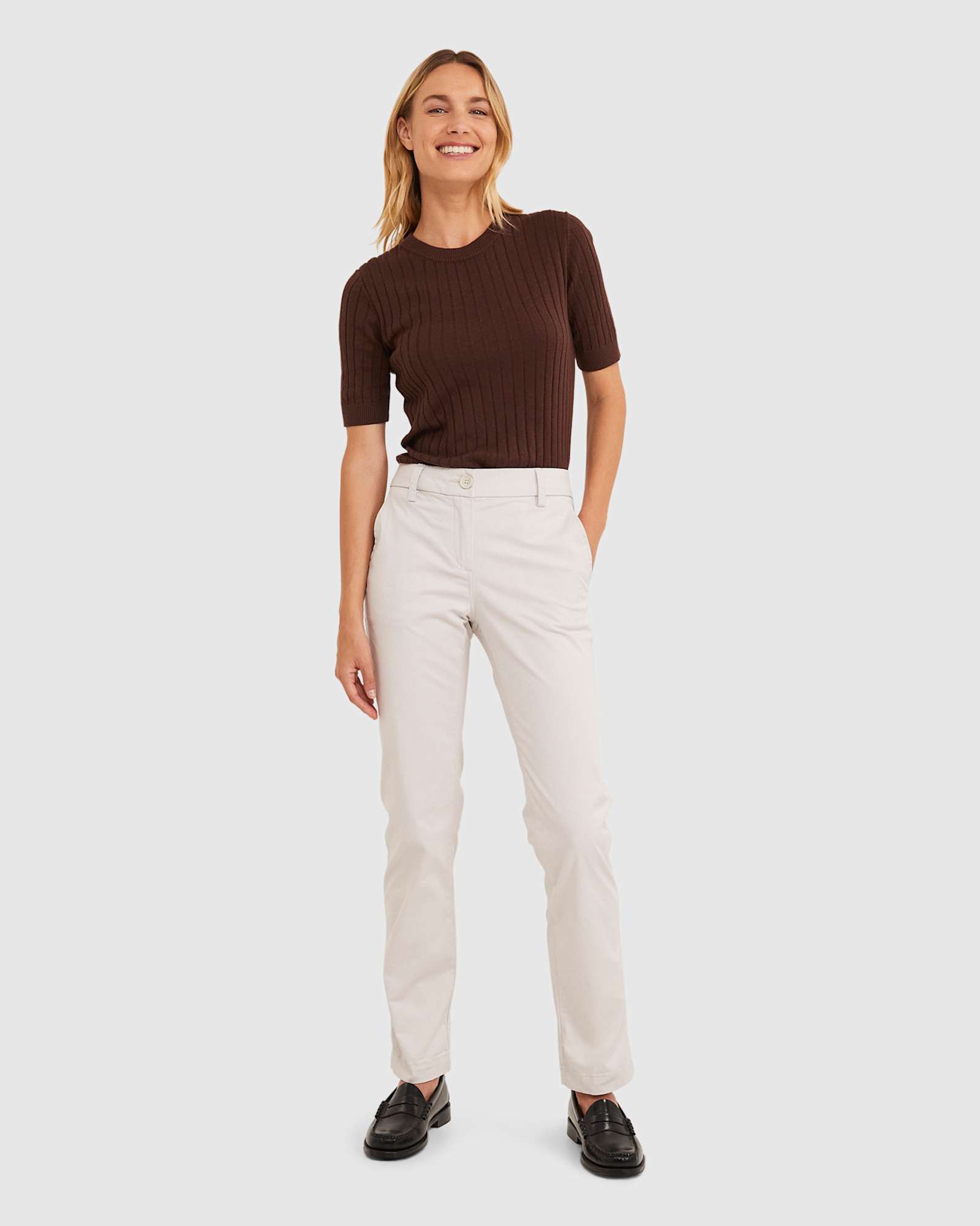 Laura Relaxed Chino in BONE