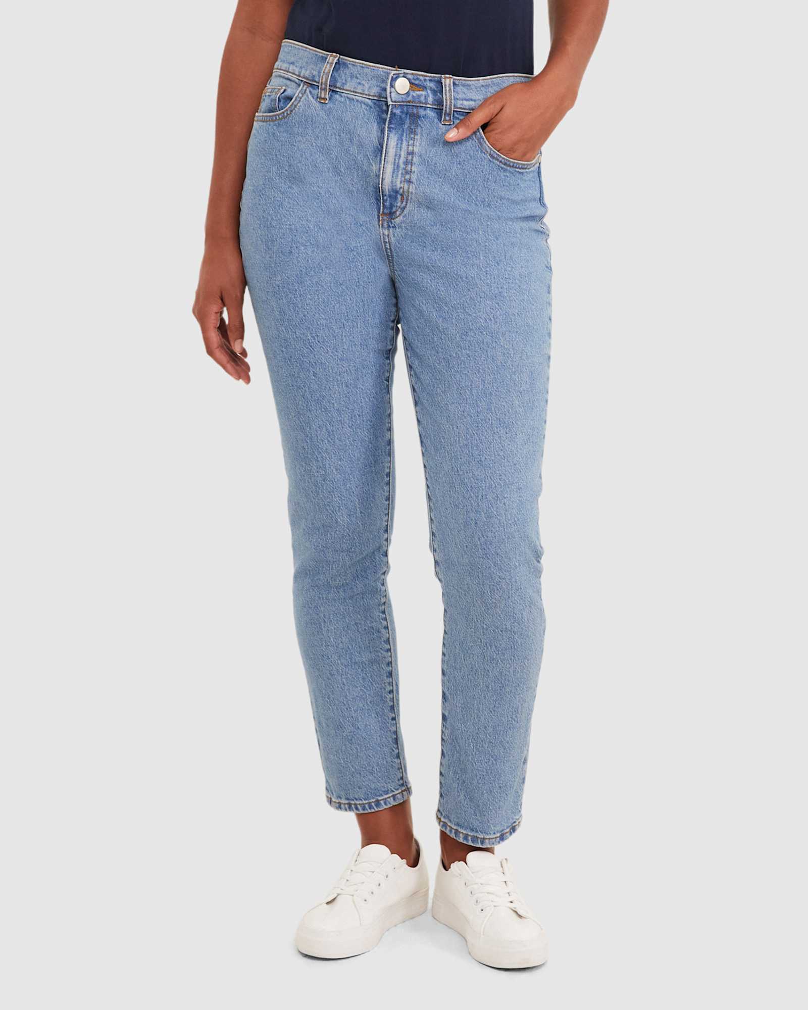 Lari Slim Jean in WASHED DENIM