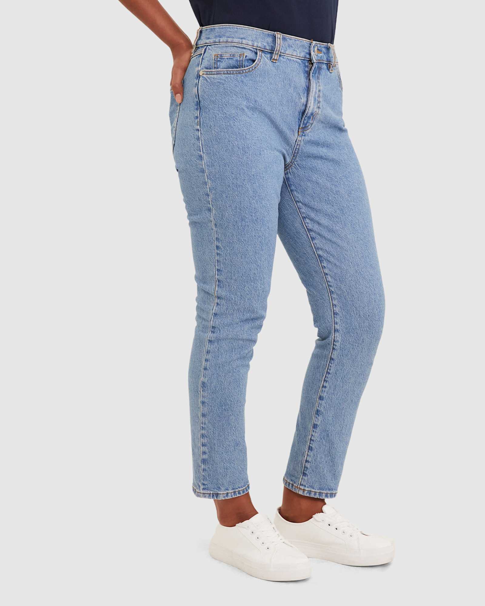 Lari Slim Jean in WASHED DENIM