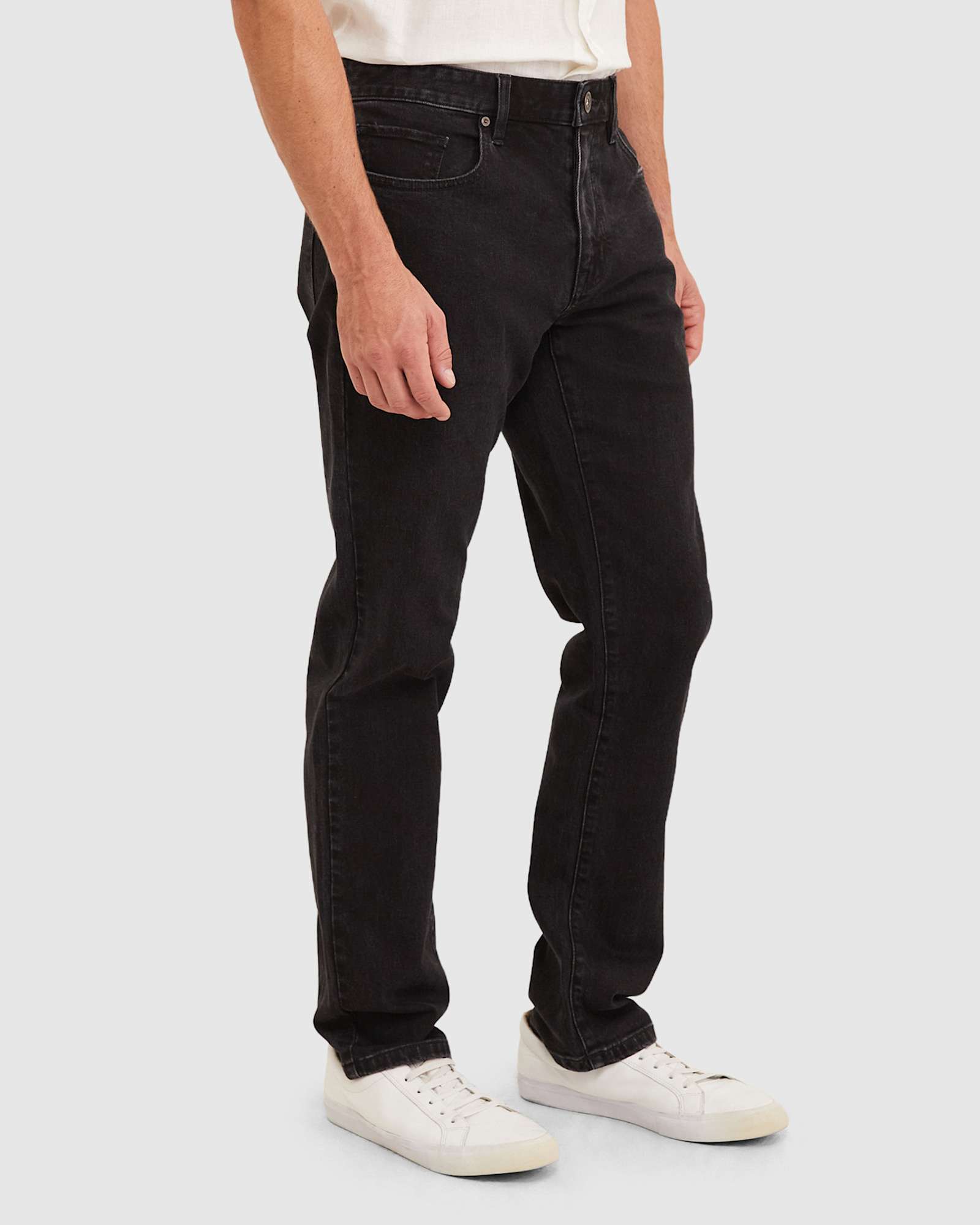 Grayson Straight Jean in WASHED BLACK