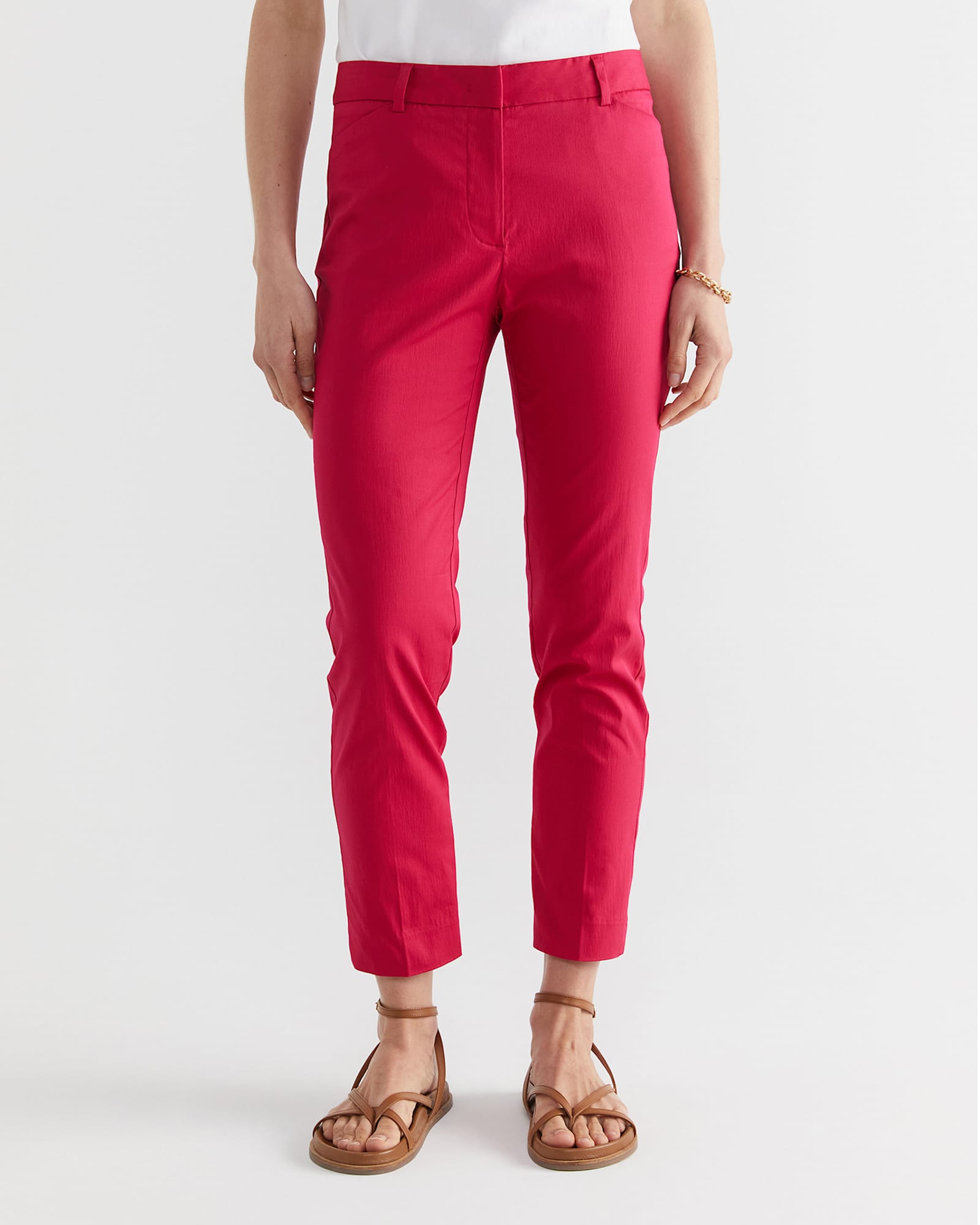 Evie Capri in MAGENTA