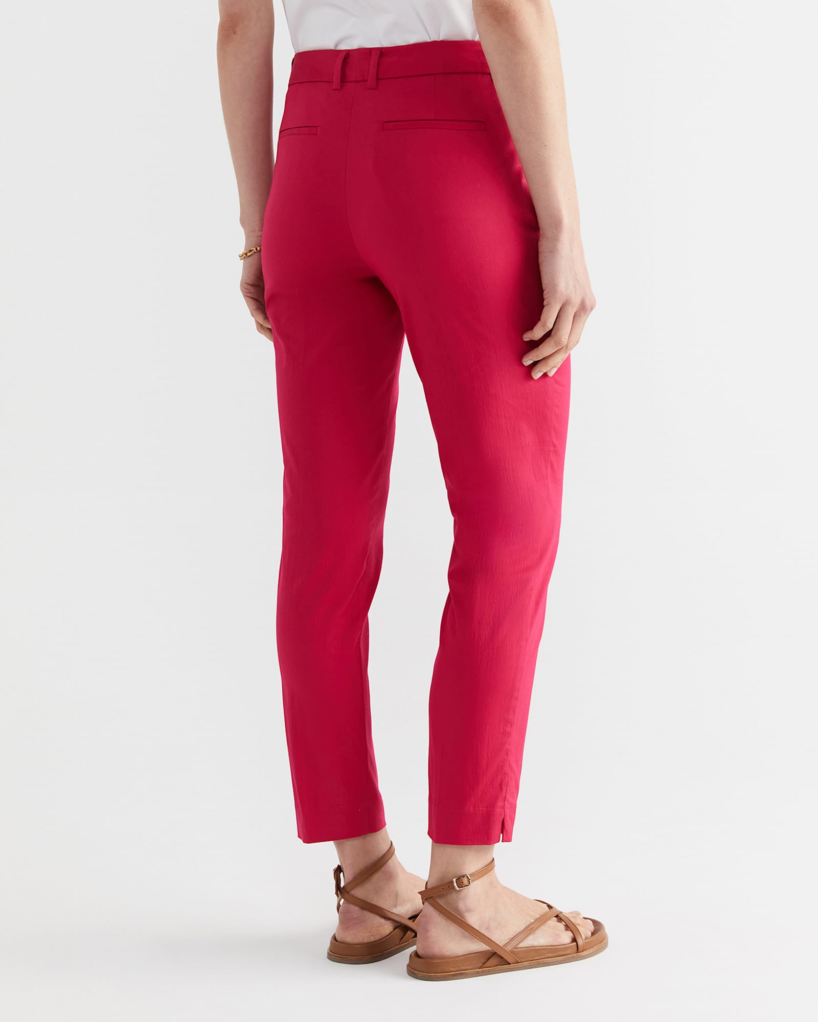 Evie Capri in MAGENTA