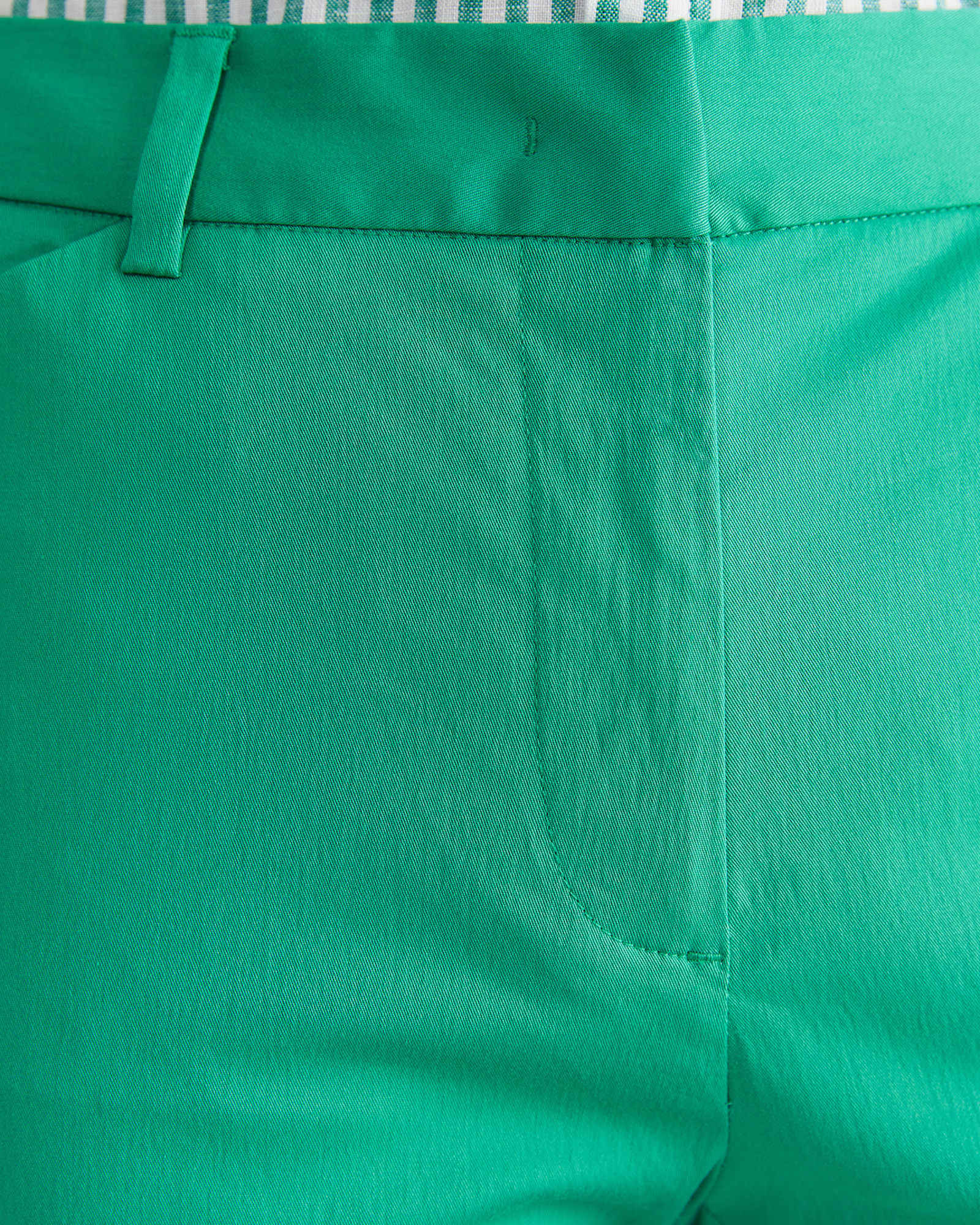 Evie Capri Pant in EMERALD