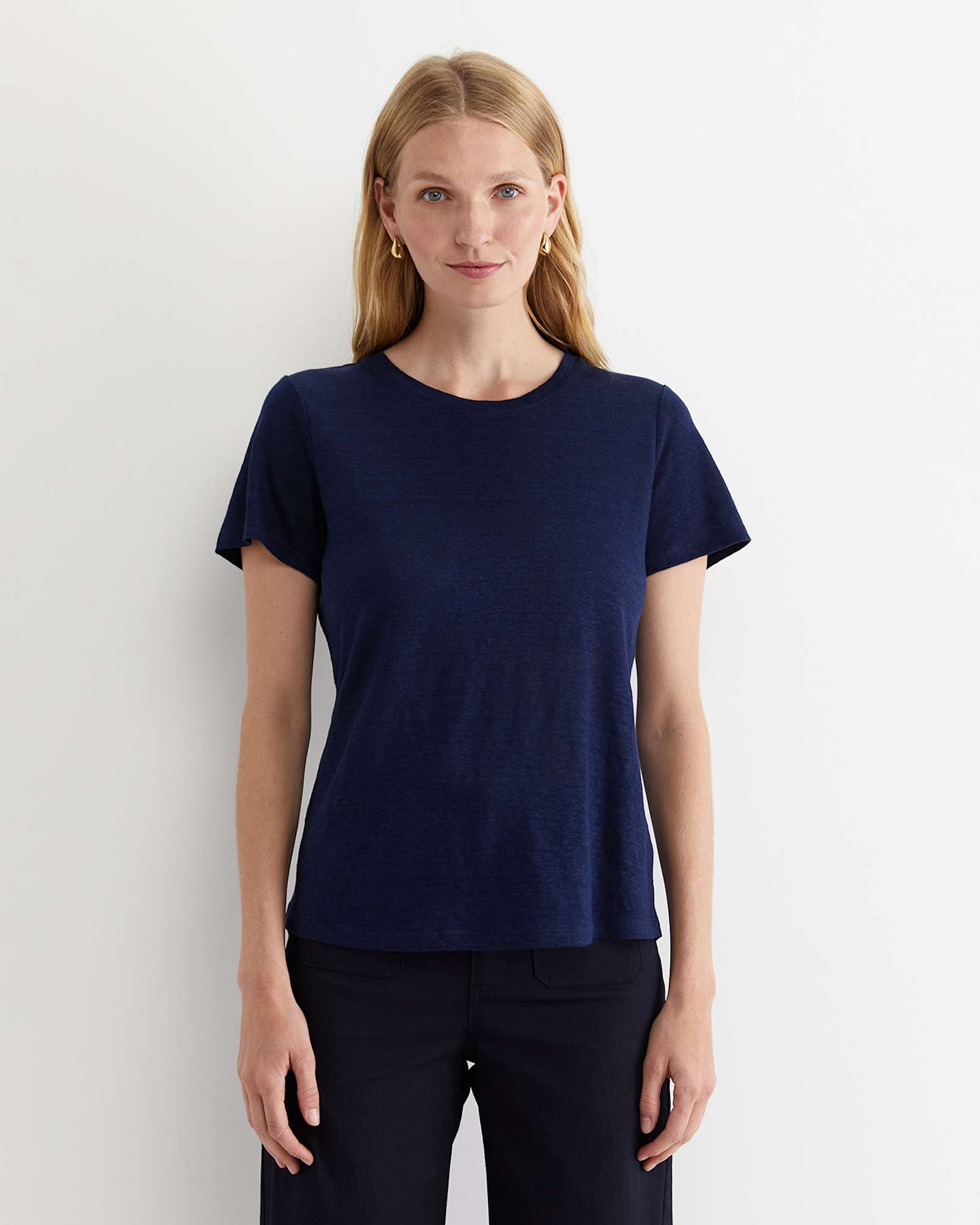 Tonia Crew Neck Linen Tee in NAVY