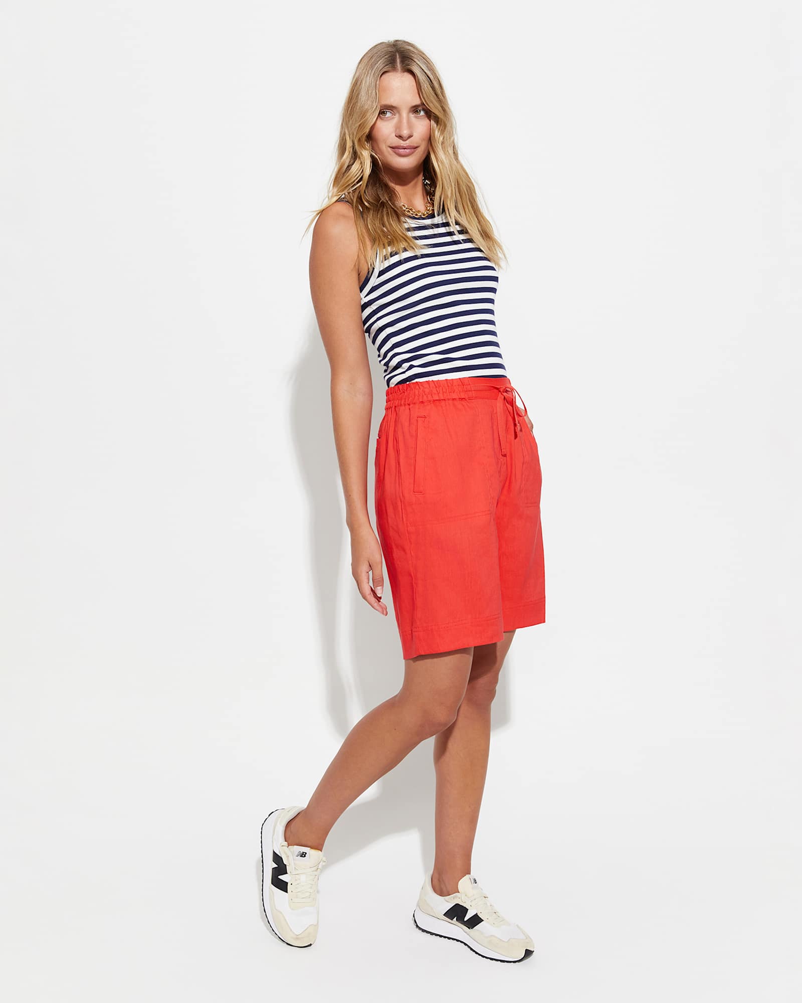 Rosa Linen Short in RED