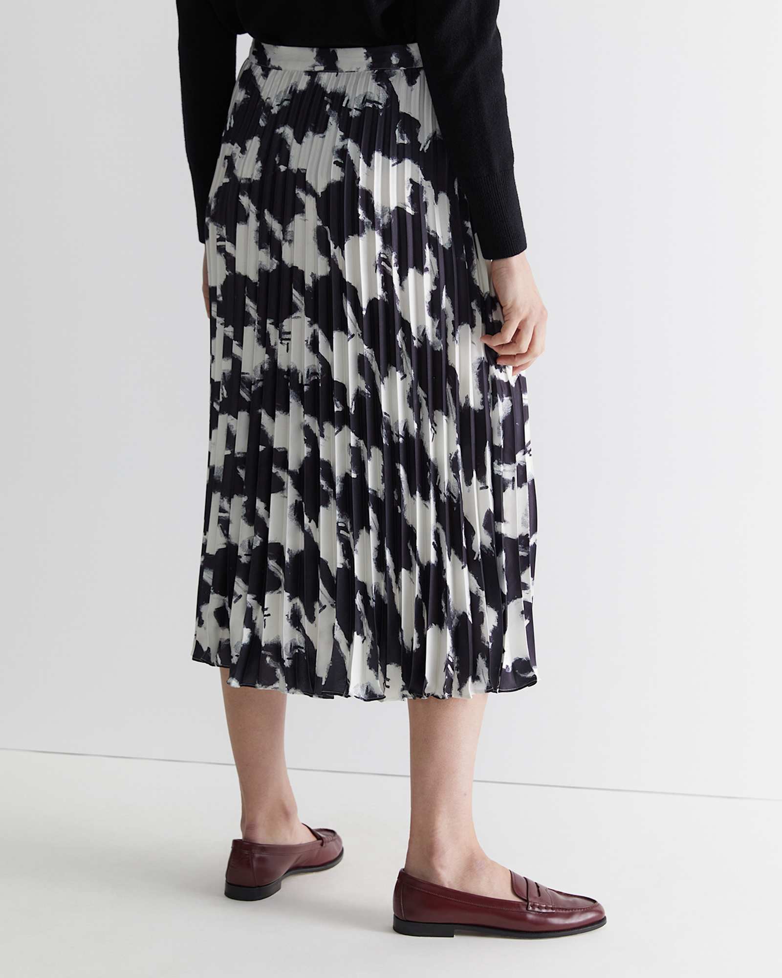 Houndstooth Pleat Skirt in BLACK MULTI