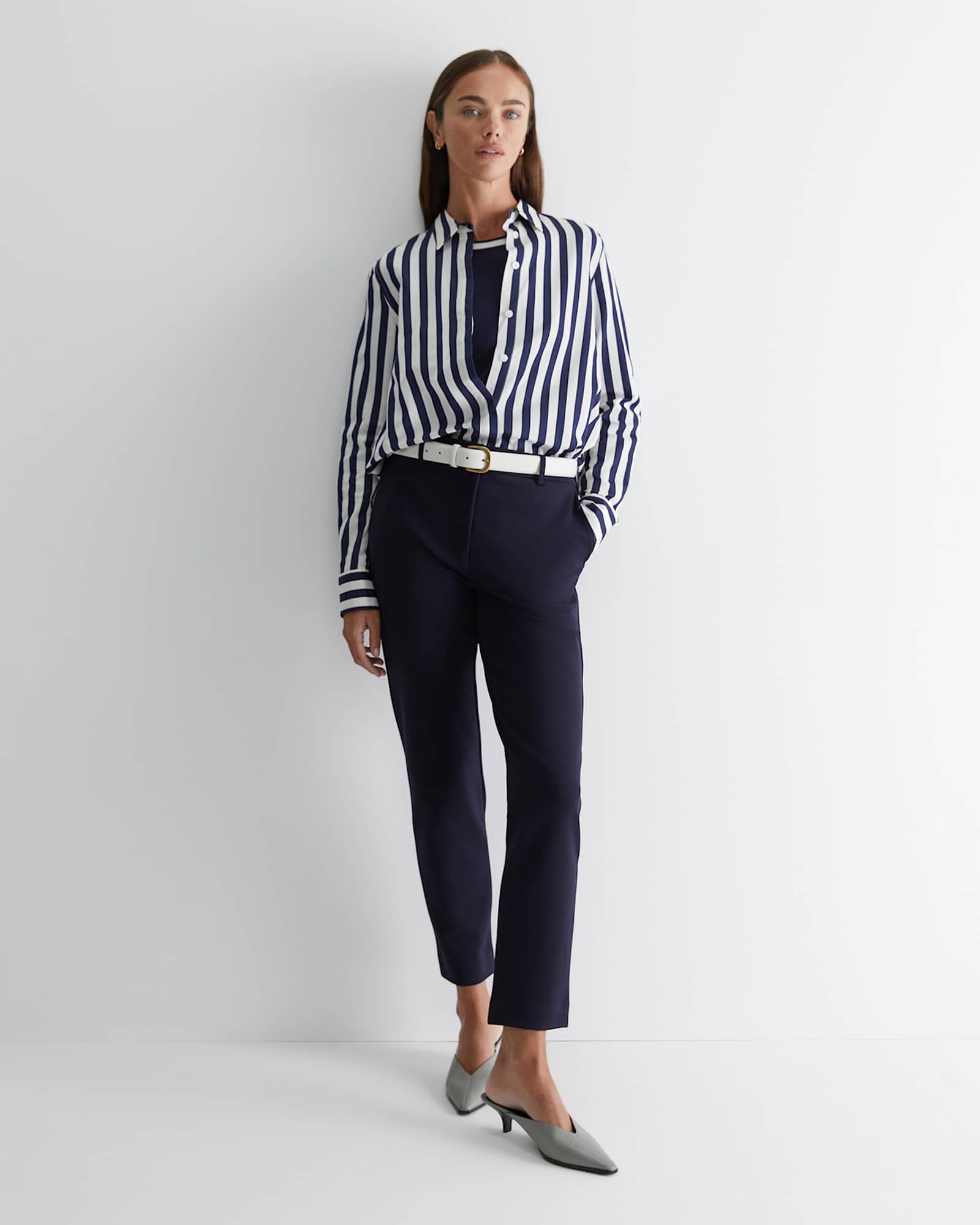 Evie Ponte Pant in NAVY