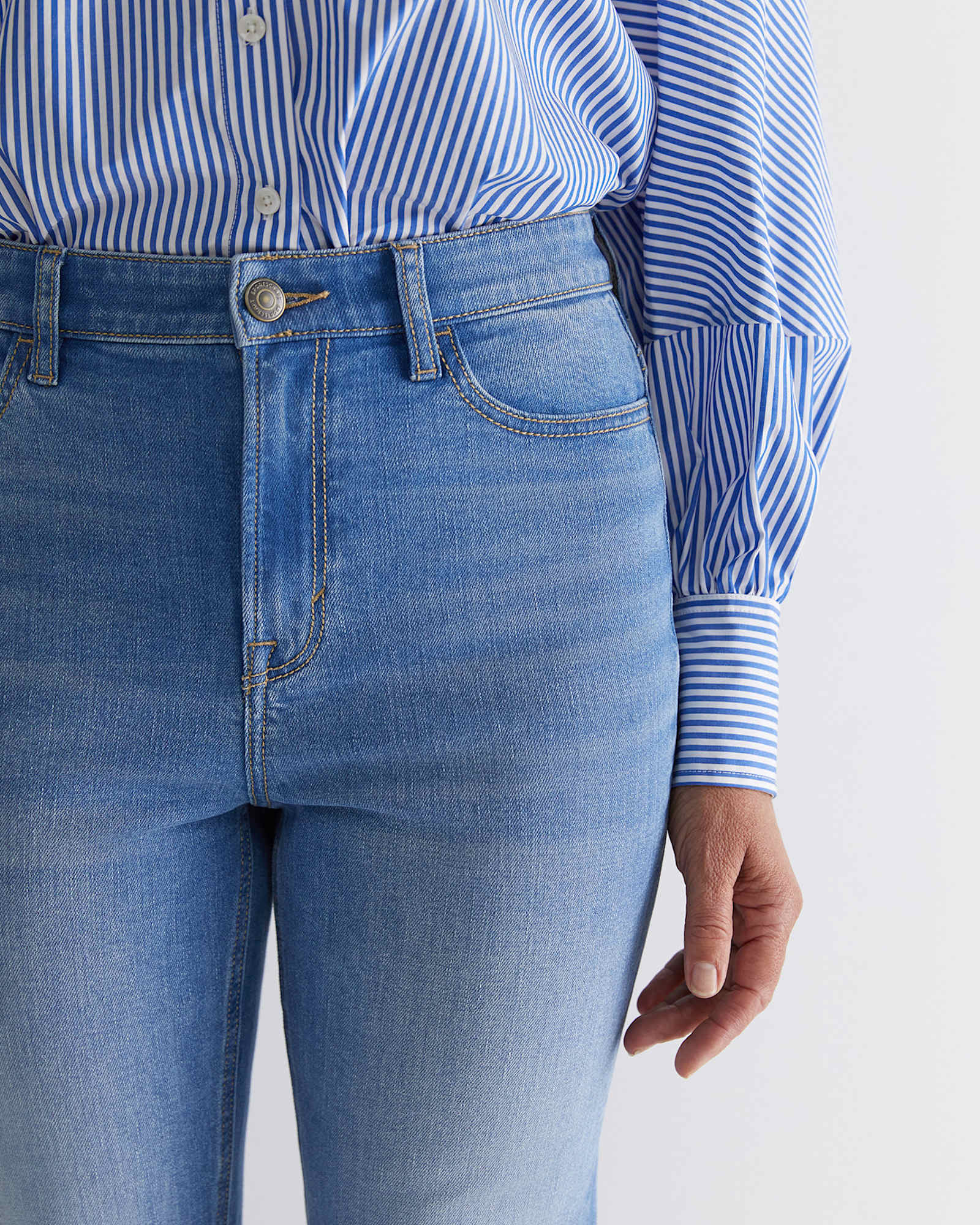 Holly Bootleg Jean in SOFT BLUE