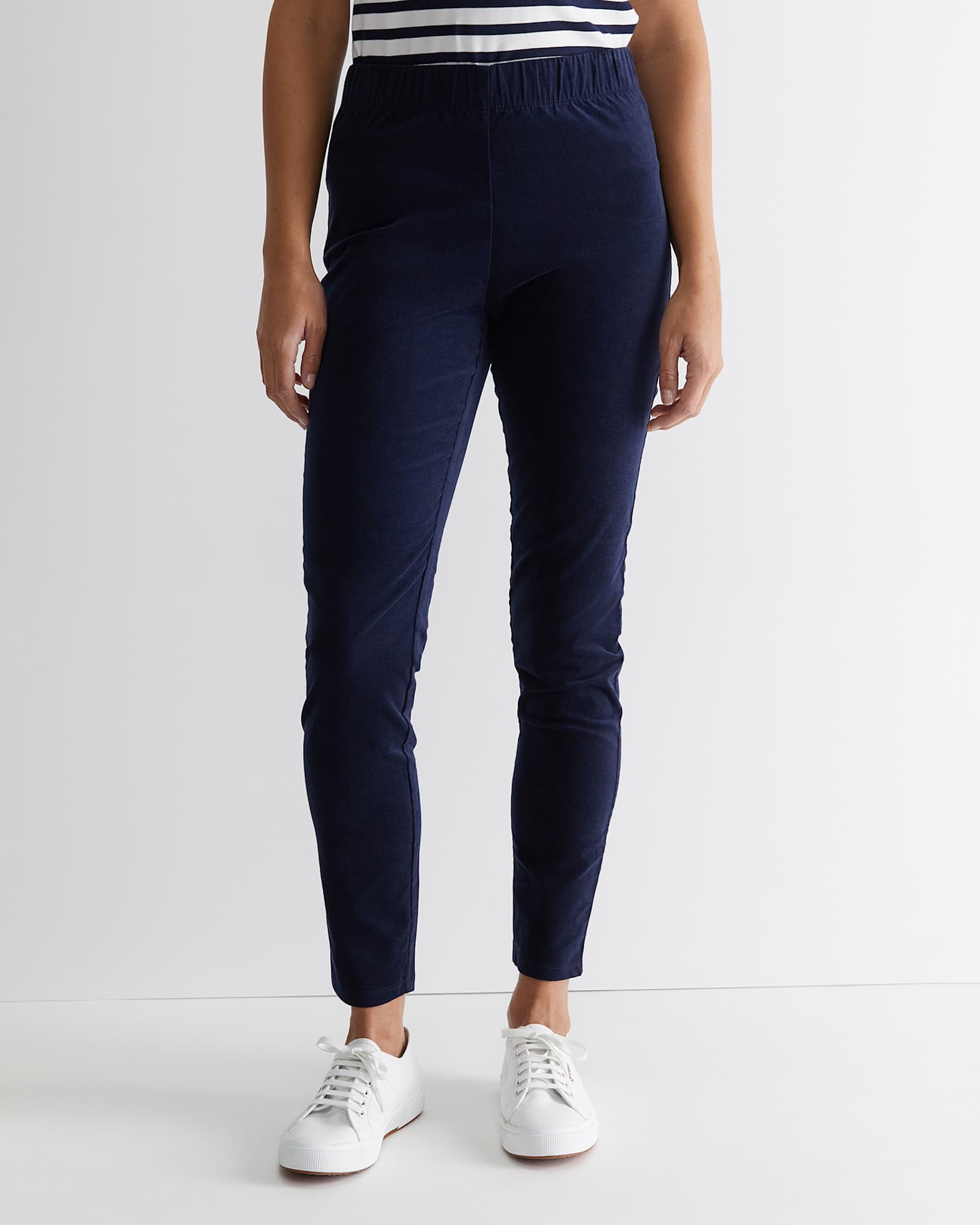 Felicity Velvet Pull On Pant in NAVY