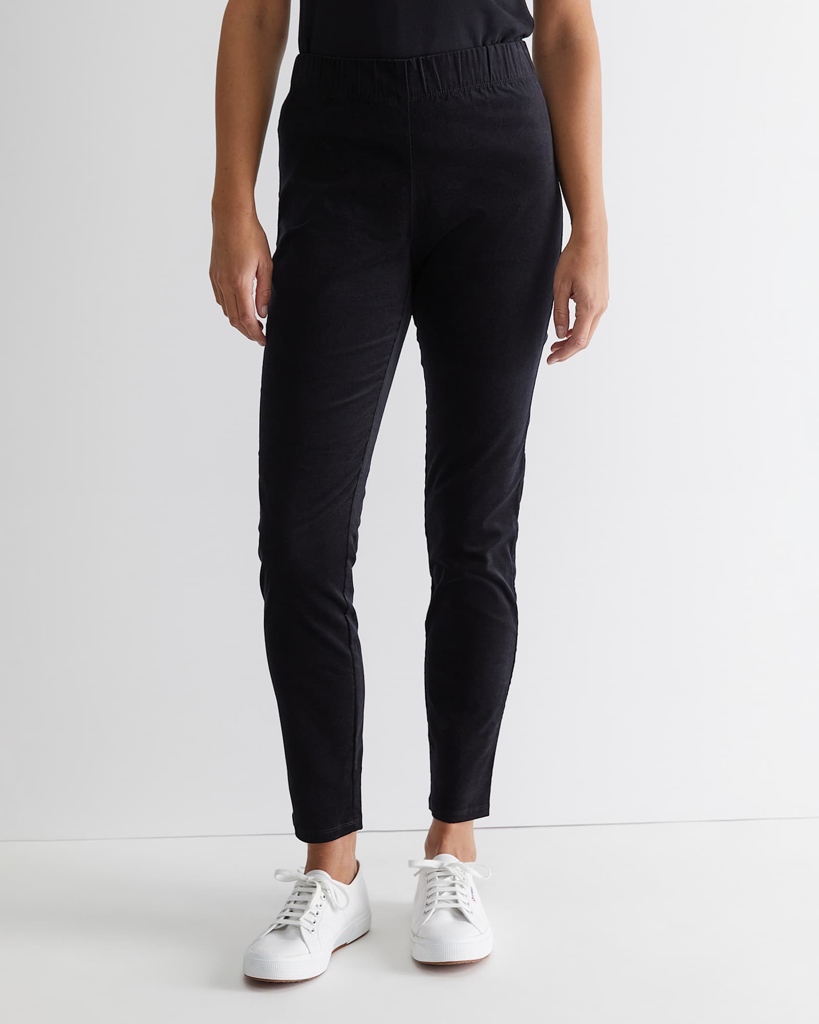 Felicity Velvet Pull On Pant in BLACK