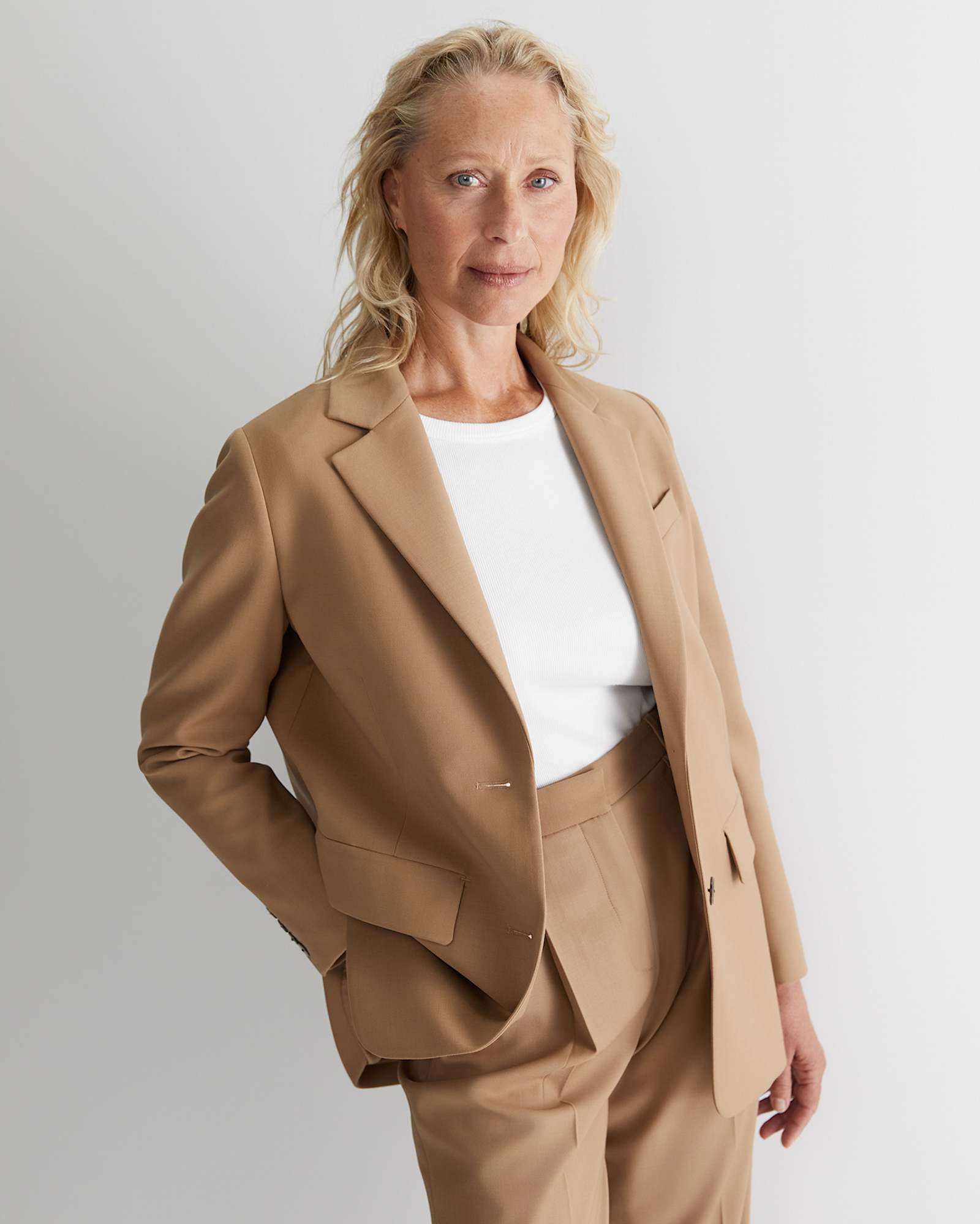 Bianca Relaxed Wool Blazer in CAMEL