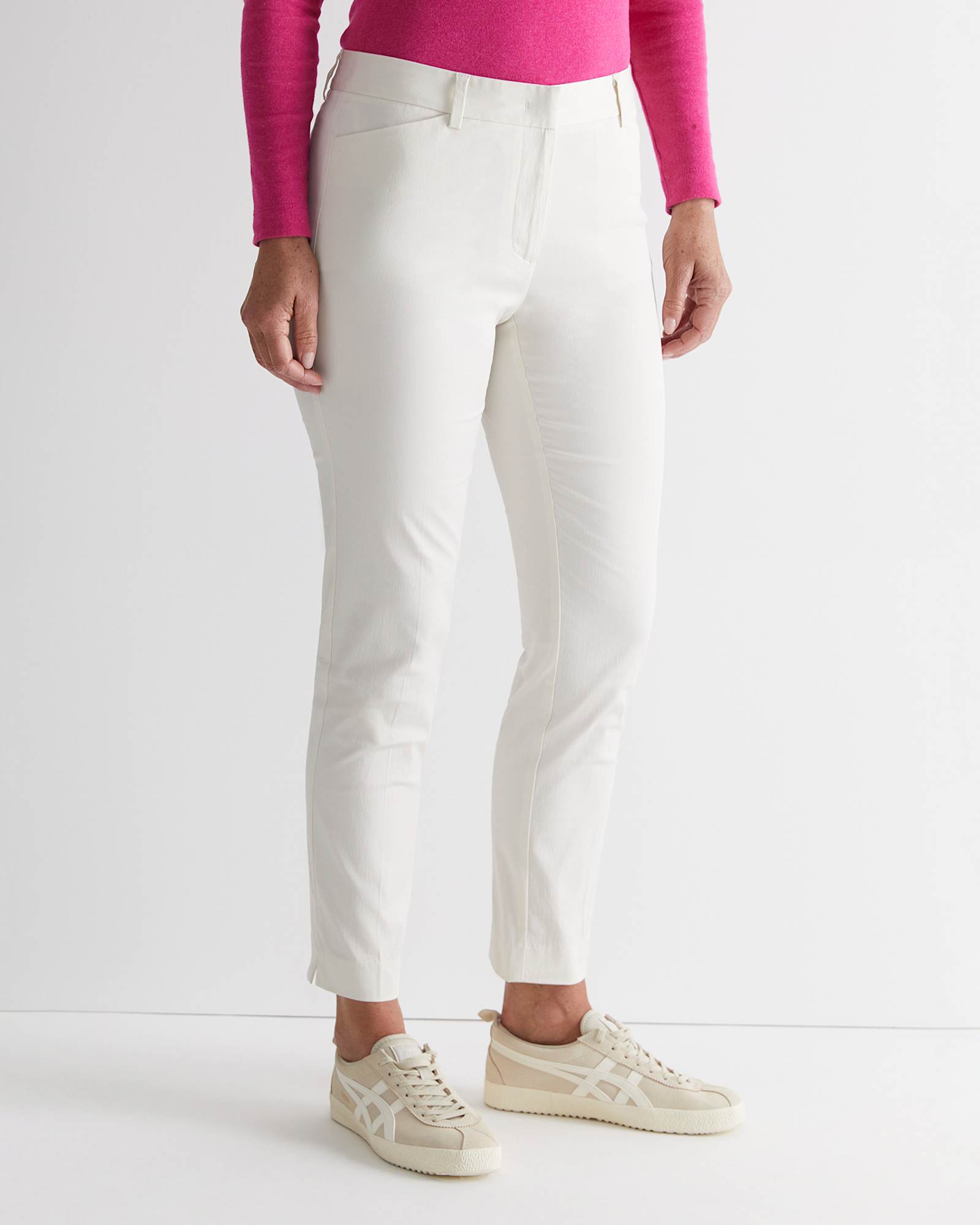 Evie Capri Pant in MILK