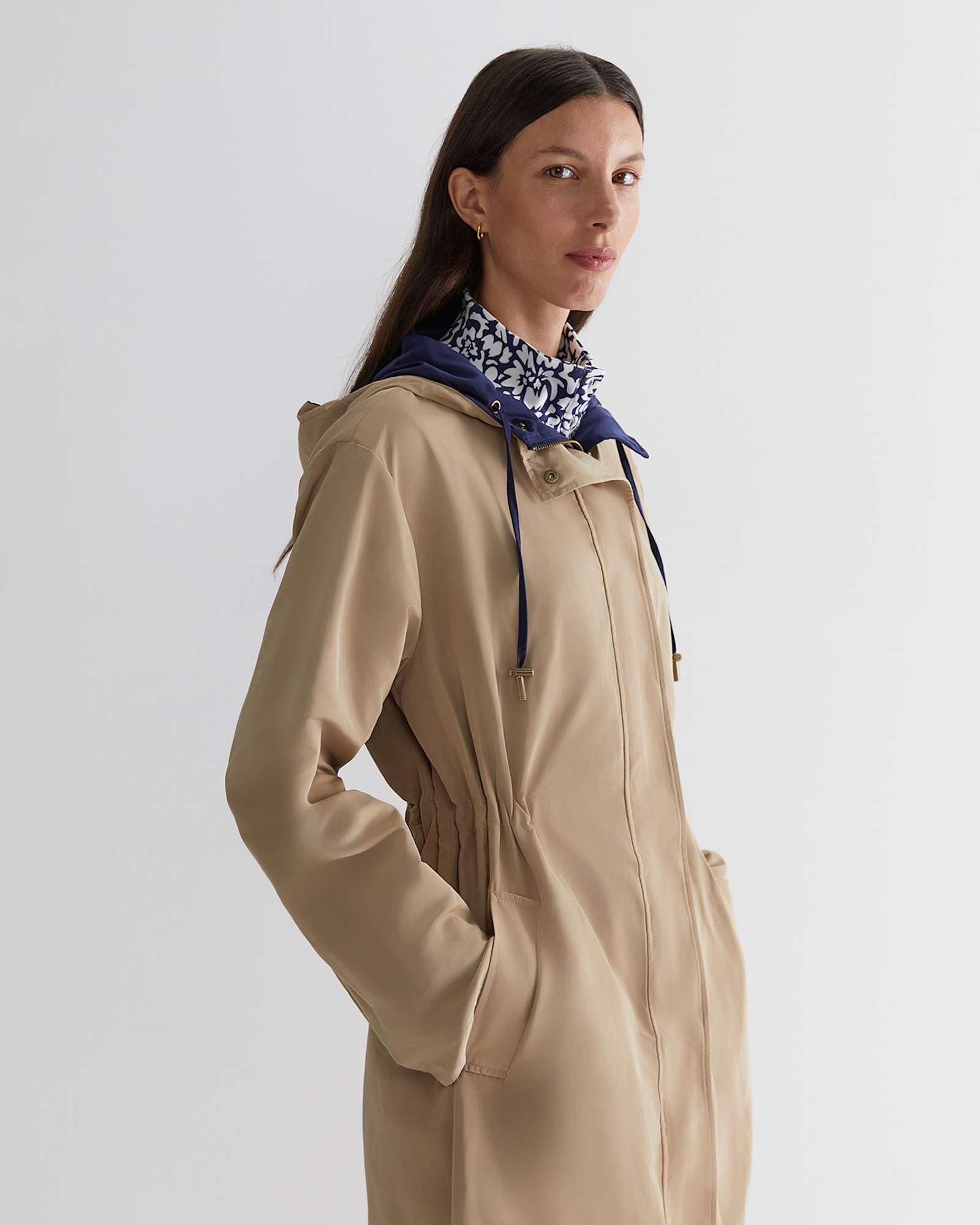 Adele Reversible Anorak in NAVY/CAMEL