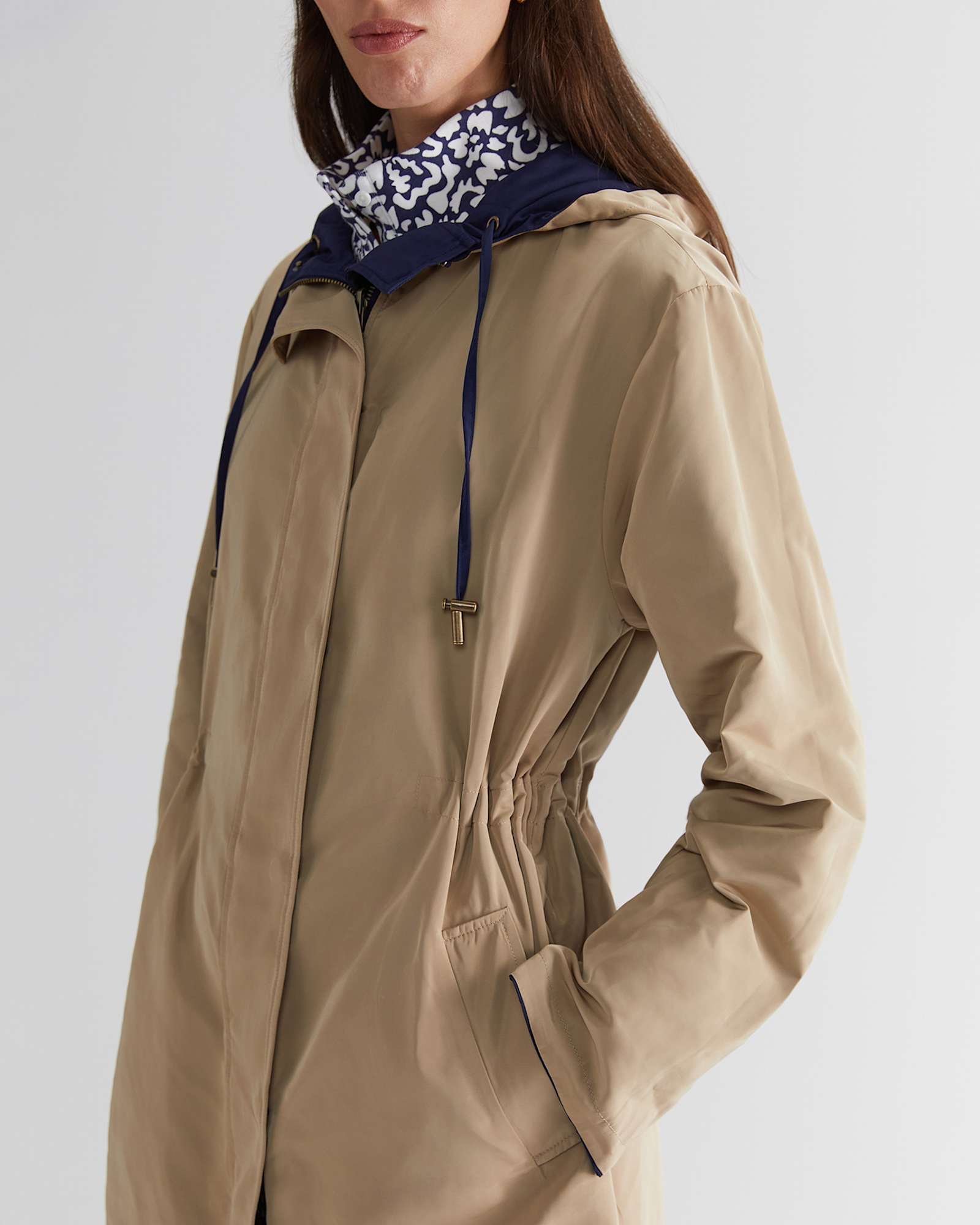 Adele Reversible Anorak in NAVY/CAMEL