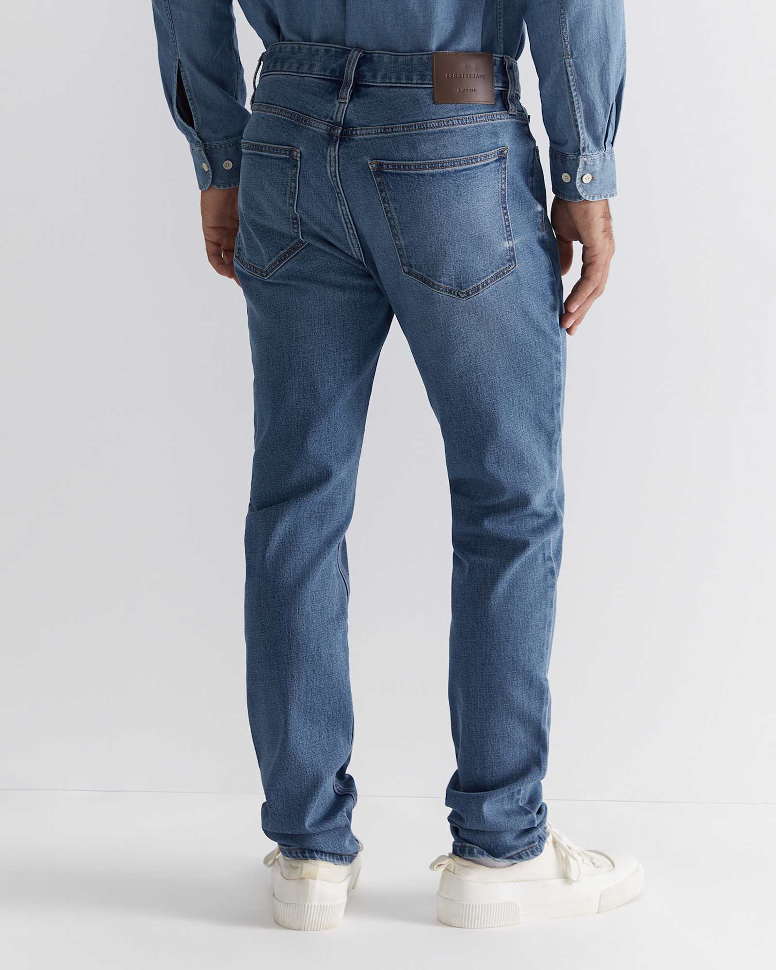 Jackson Slim Jean in LIGHT BLUE WASH