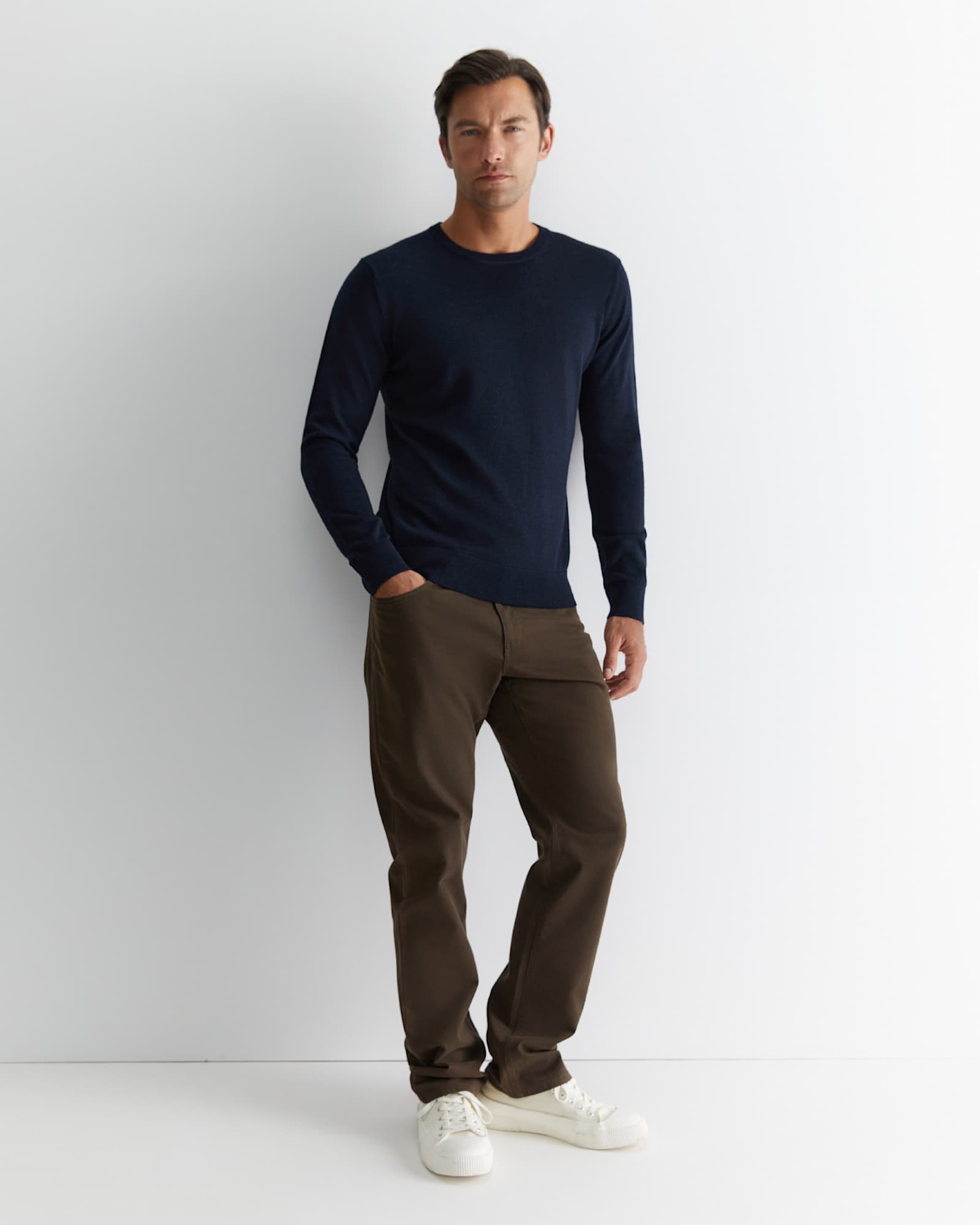 Merino Crew Neck Knit in NAVY