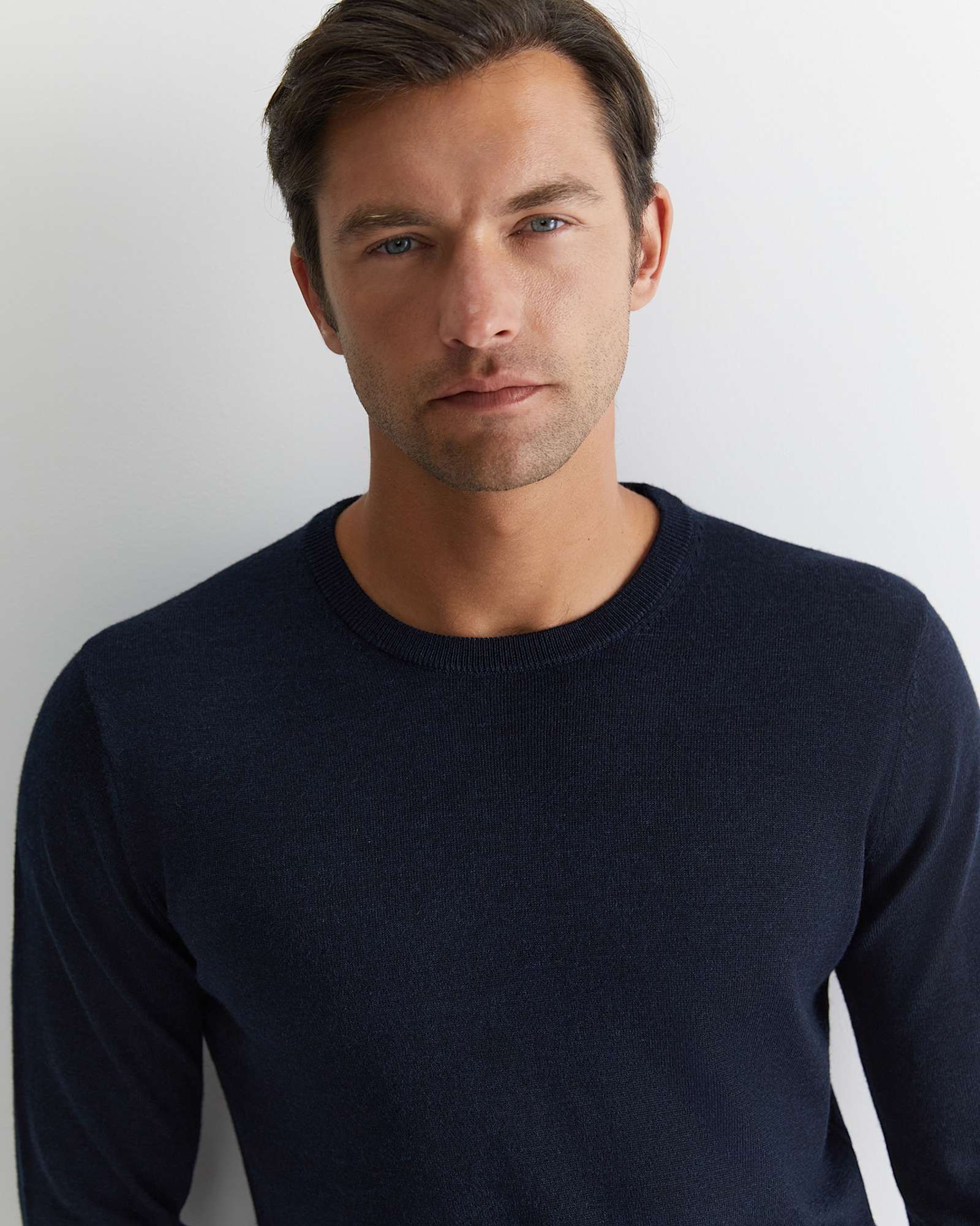 Merino Crew Neck Knit in NAVY