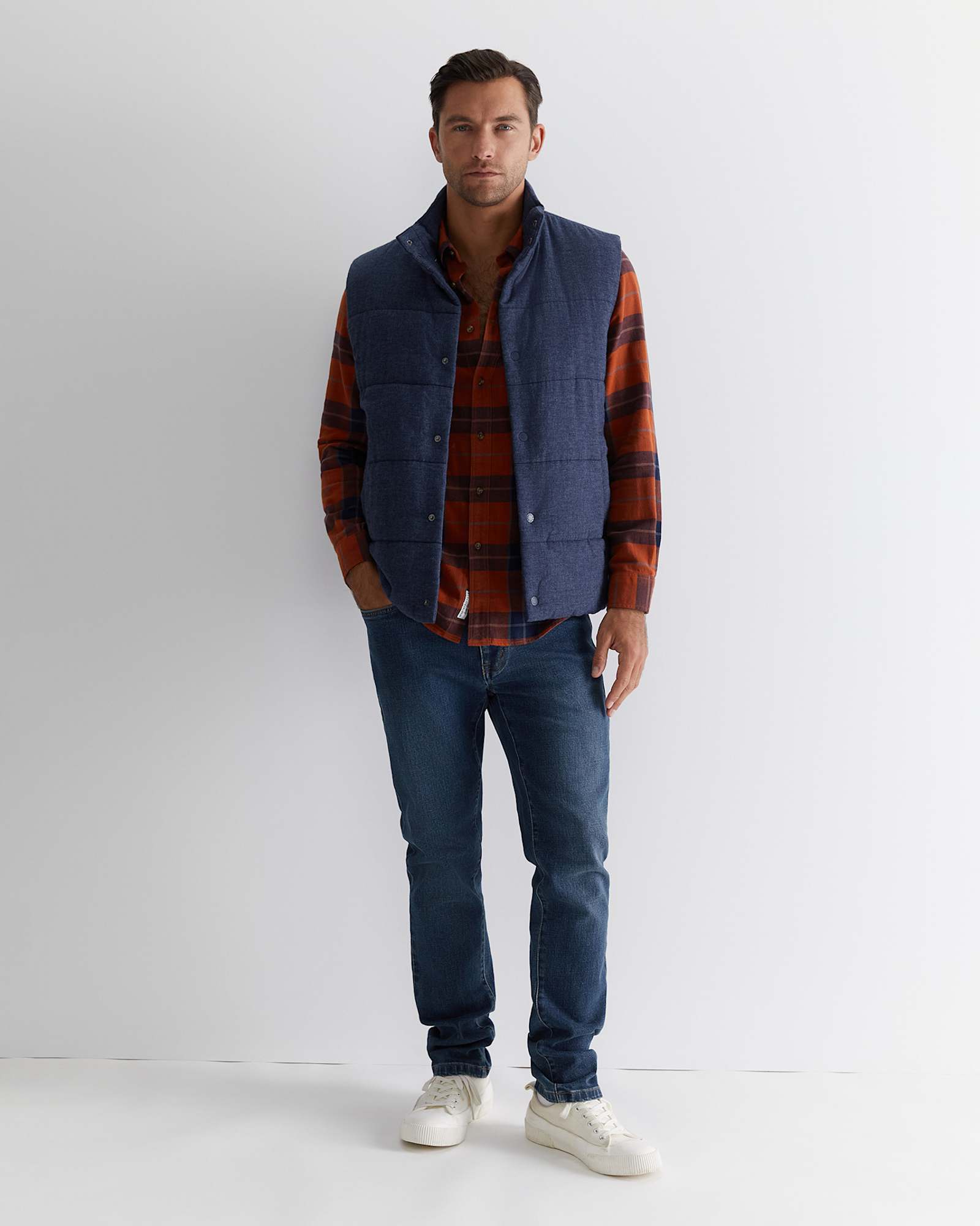 Owen Quilted Vest in NAVY