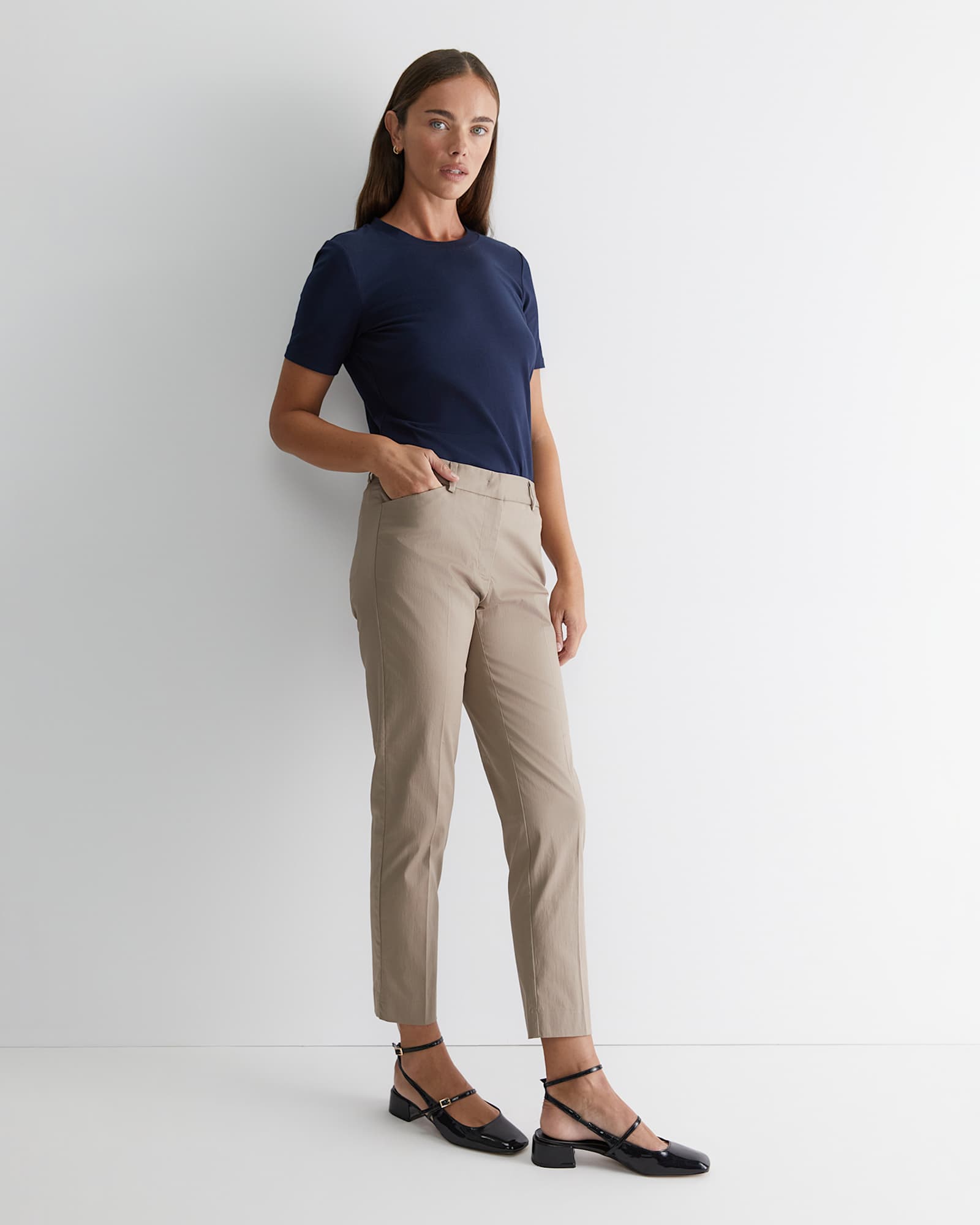 Evie Capri Pant in CAPPUCCINO