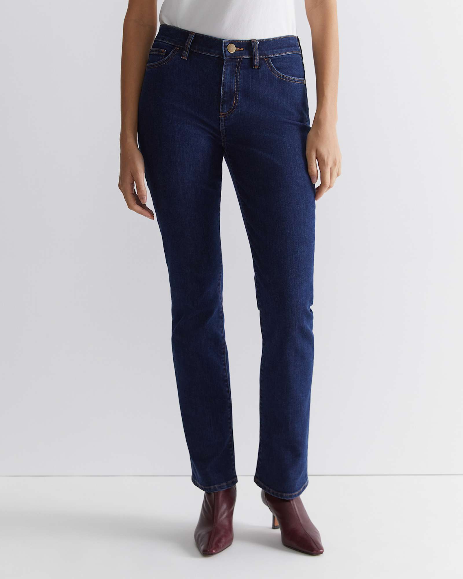 Simone Straight Jean in INDIGO
