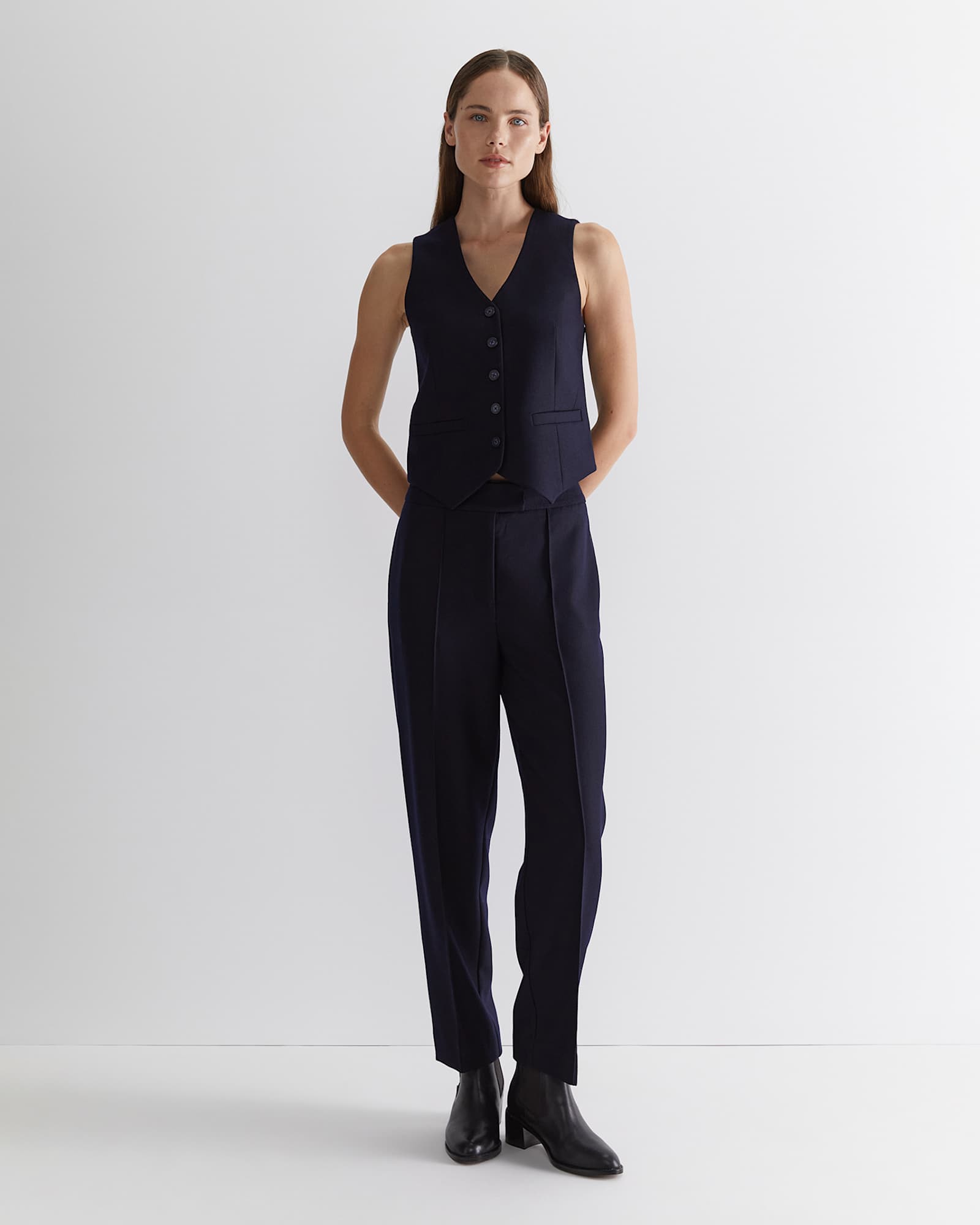 Frankie Twill Straight Pant in NAVY