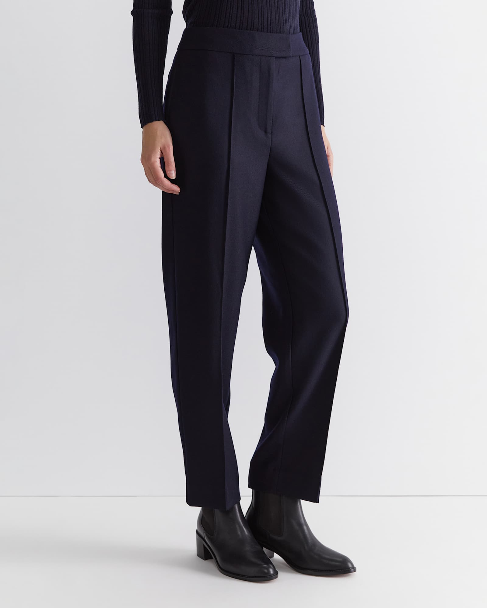 Frankie Twill Straight Pant in NAVY