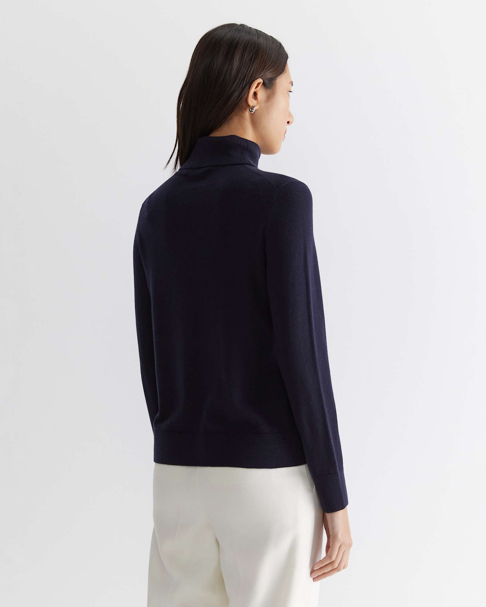 Laurina Turtleneck in NAVY