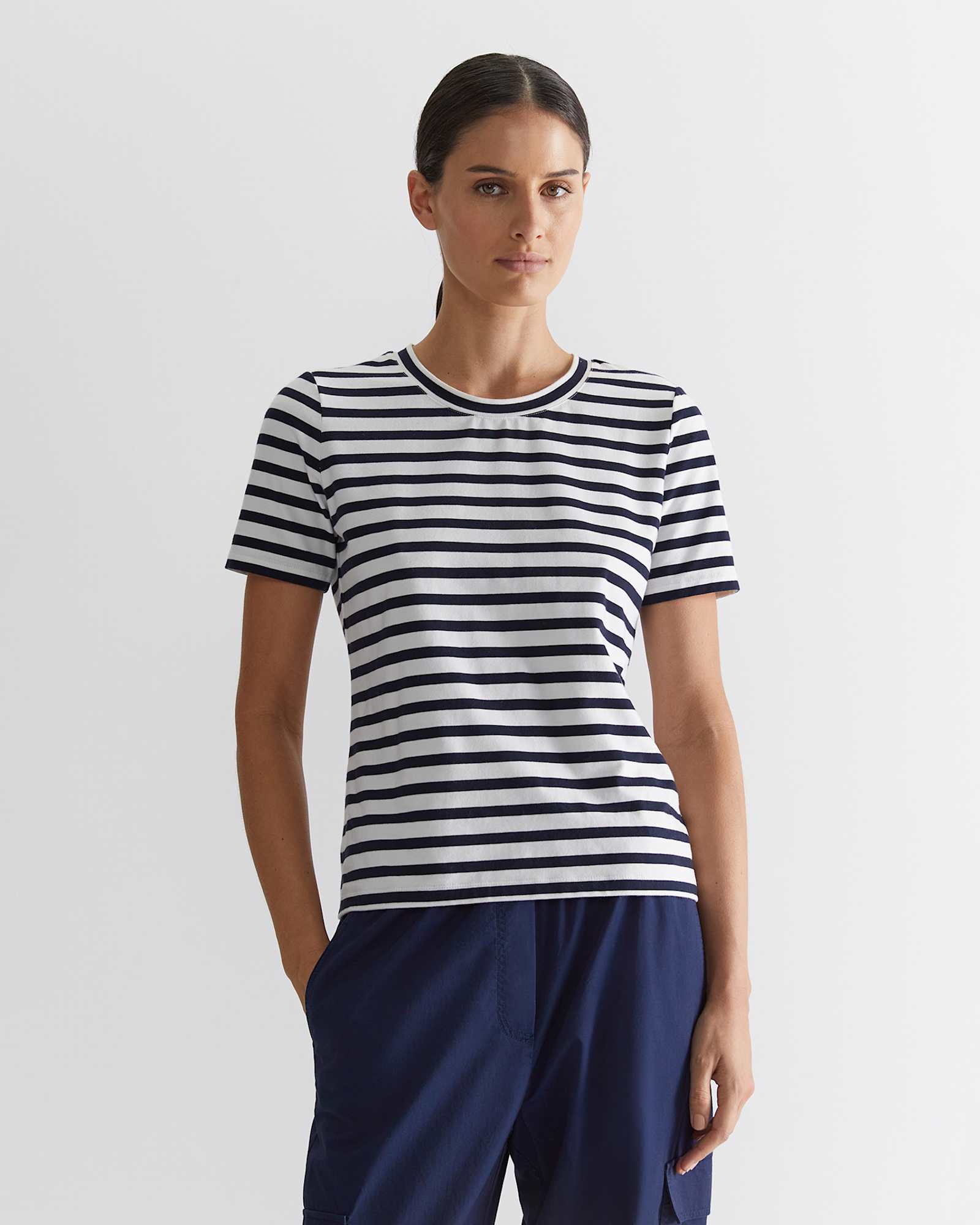 The Perfect T-Shirt in NAVY/WHITE