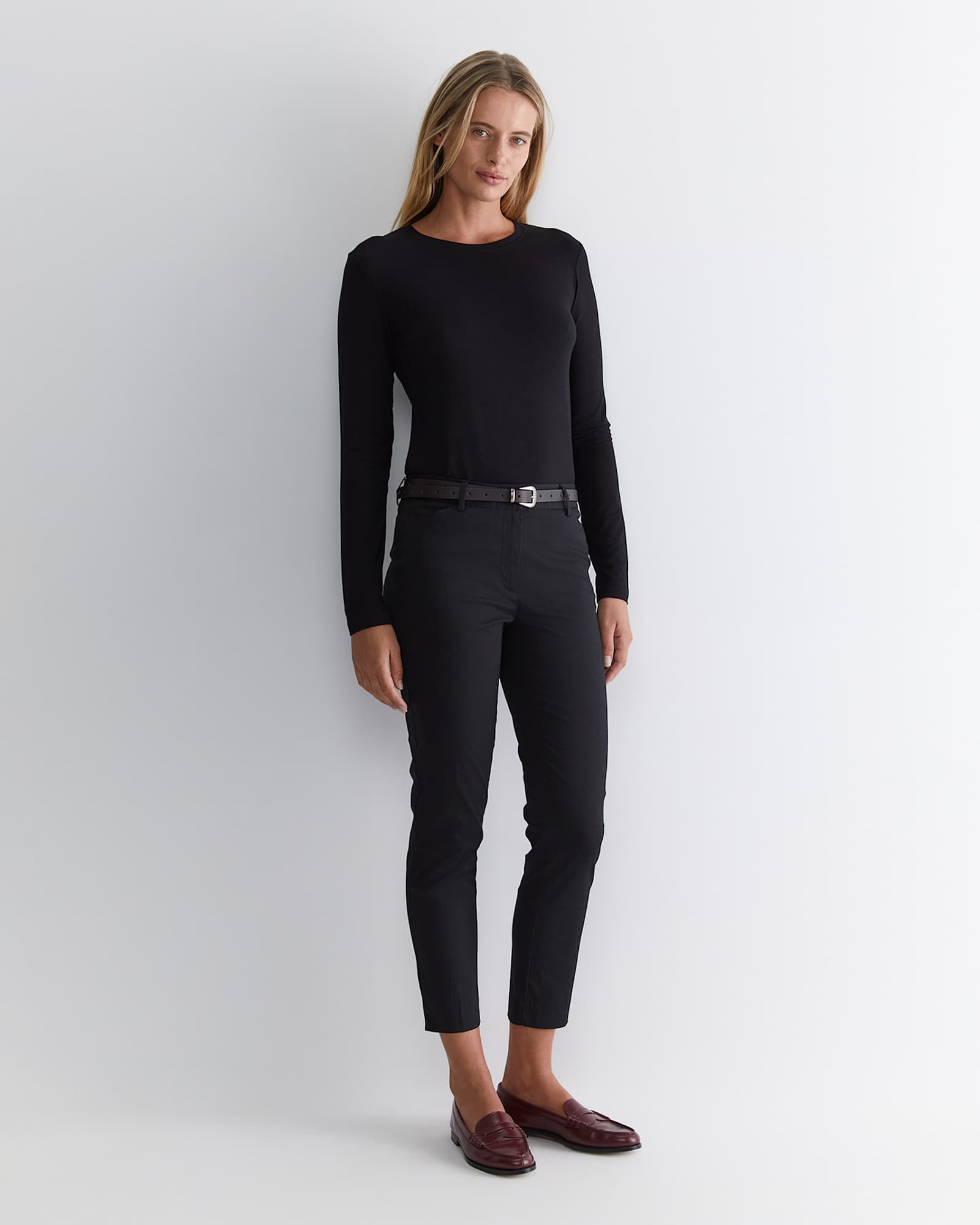 Evie Capri in BLACK