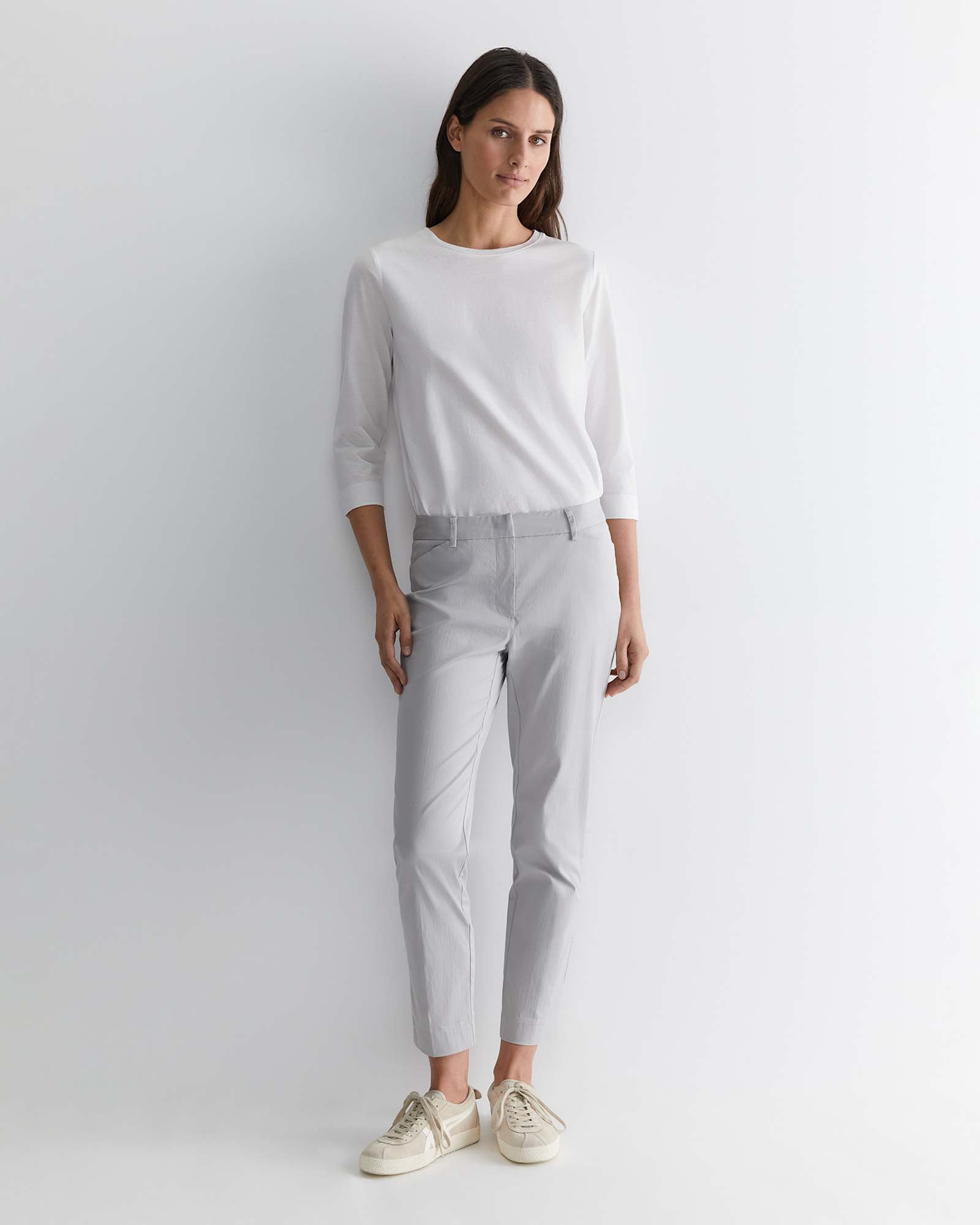 Evie Capri Pant in SILVER