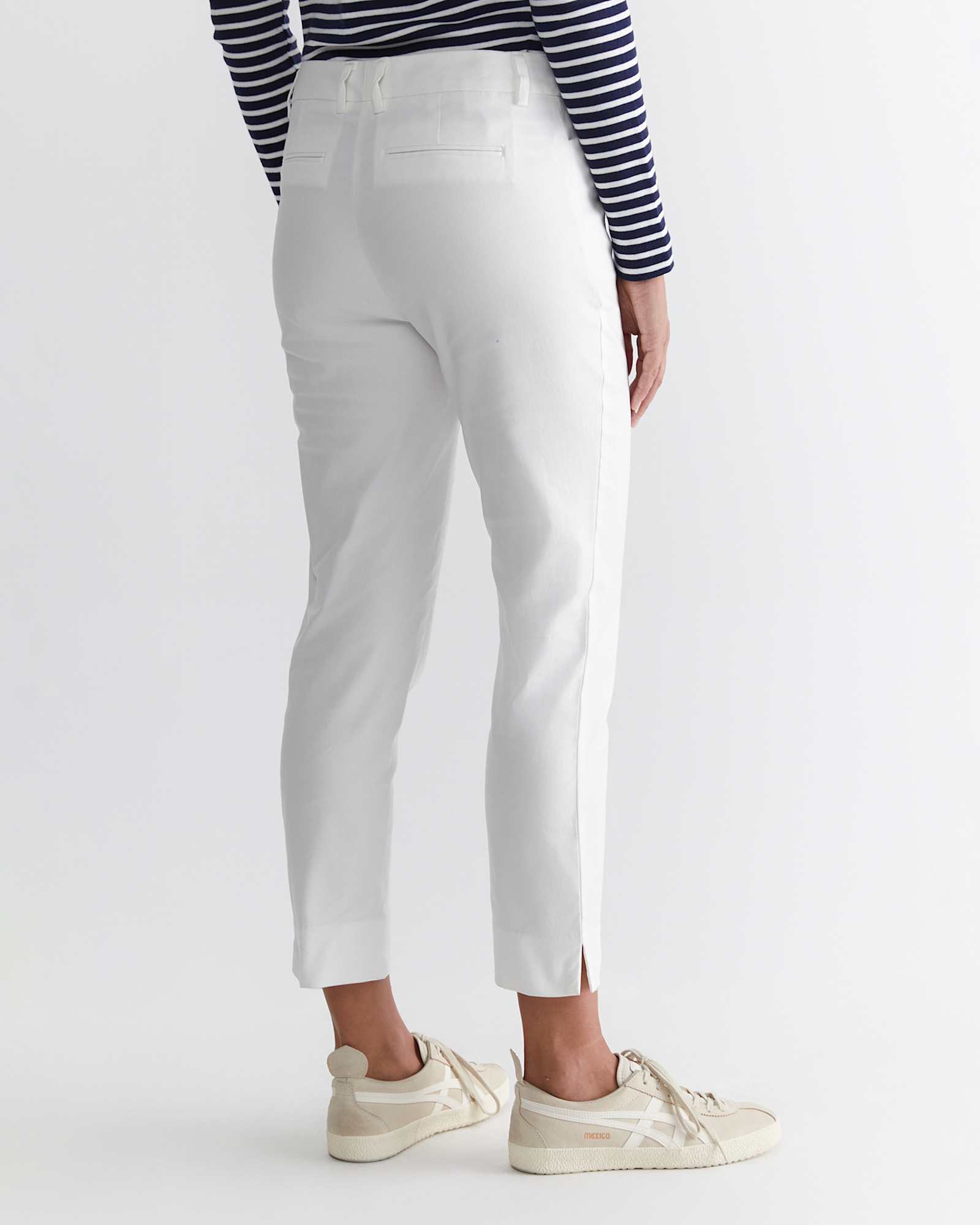 Venus Capri Pant in WHITE