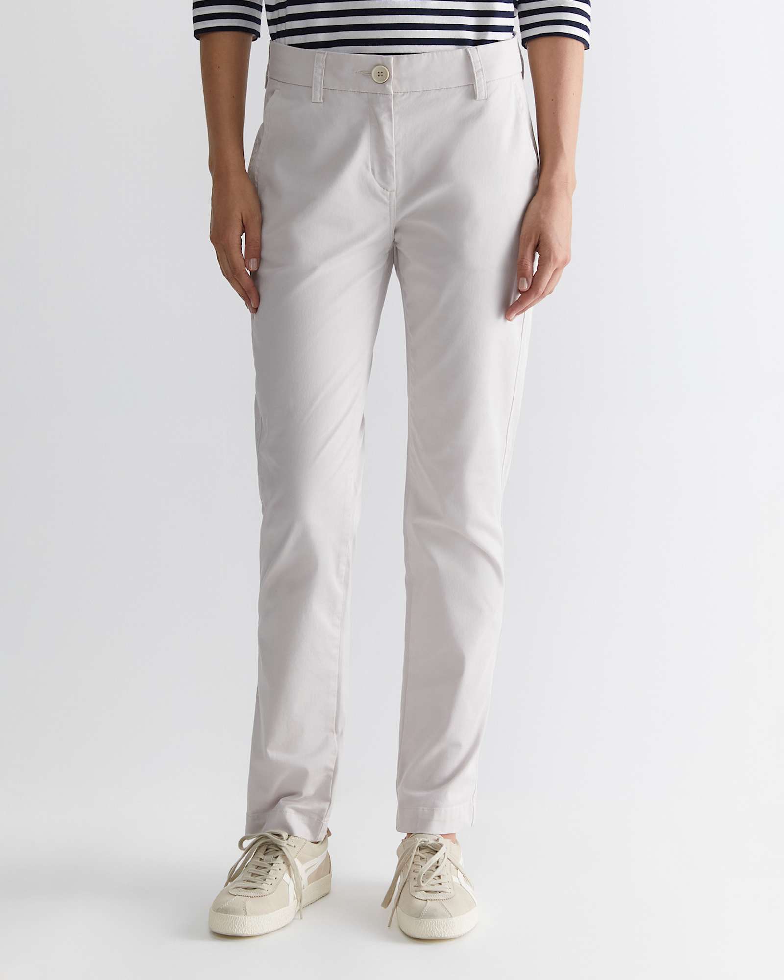 Laura Relaxed Chino in BONE