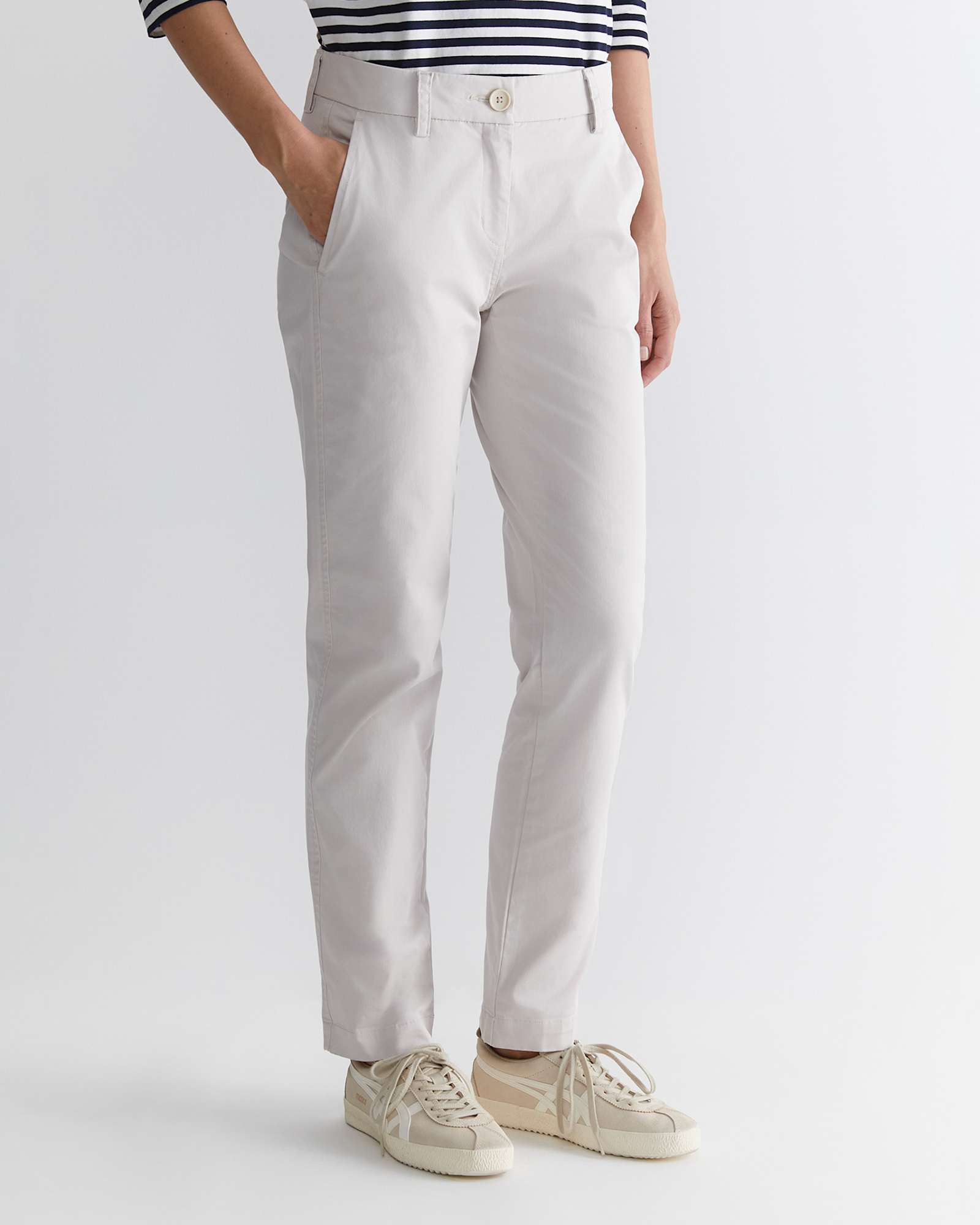 Laura Relaxed Chino in BONE