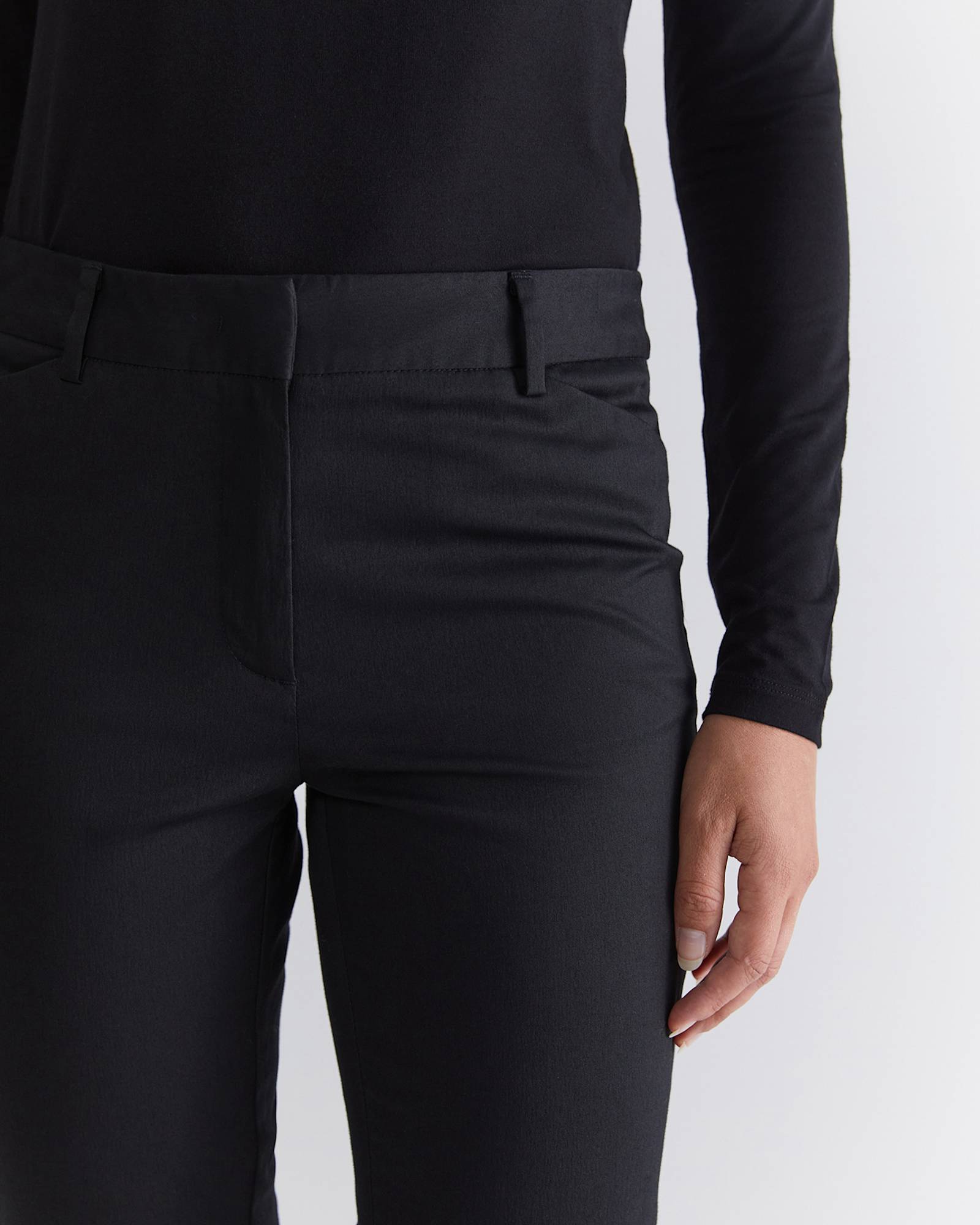 Evie Capri in BLACK