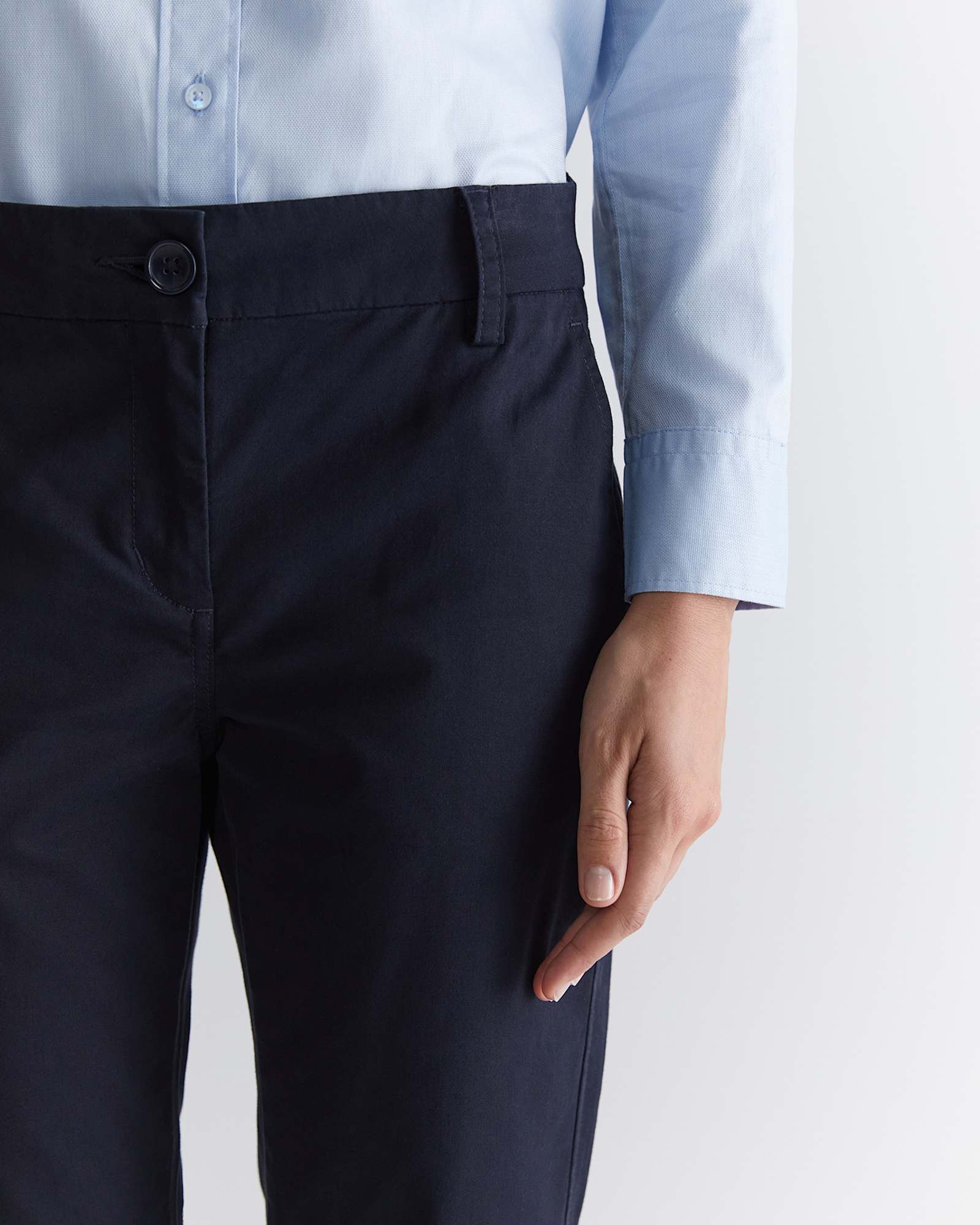 Laura Relaxed Chino in CLASSIC NAVY