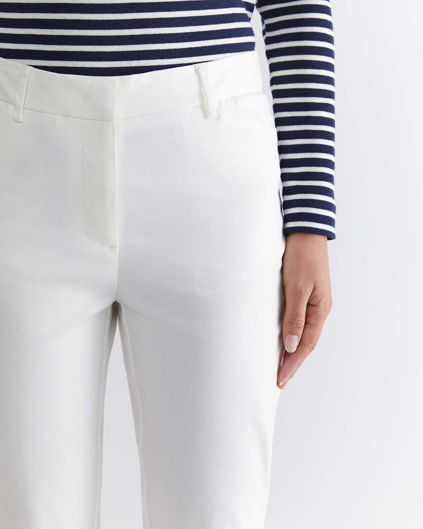 Venus Capri Pant in WHITE
