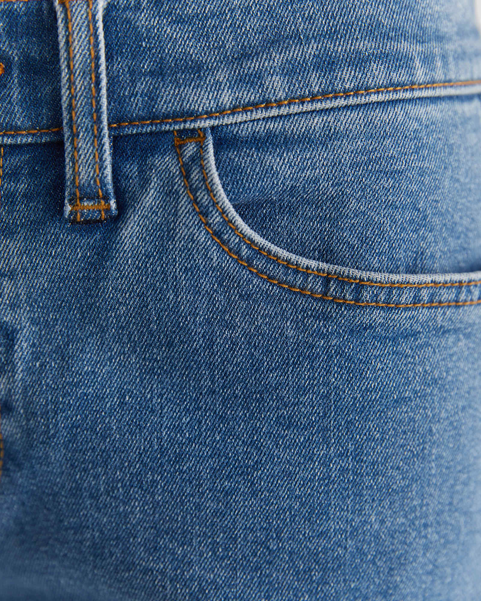 Simone Straight Jean in MID WASH
