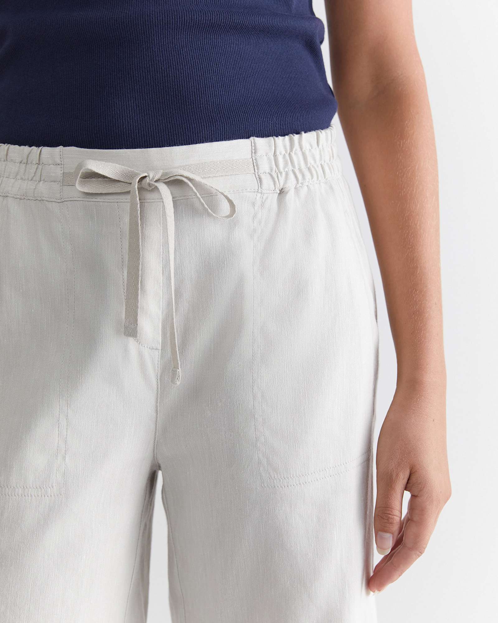 Rosa Linen Short in NATURAL
